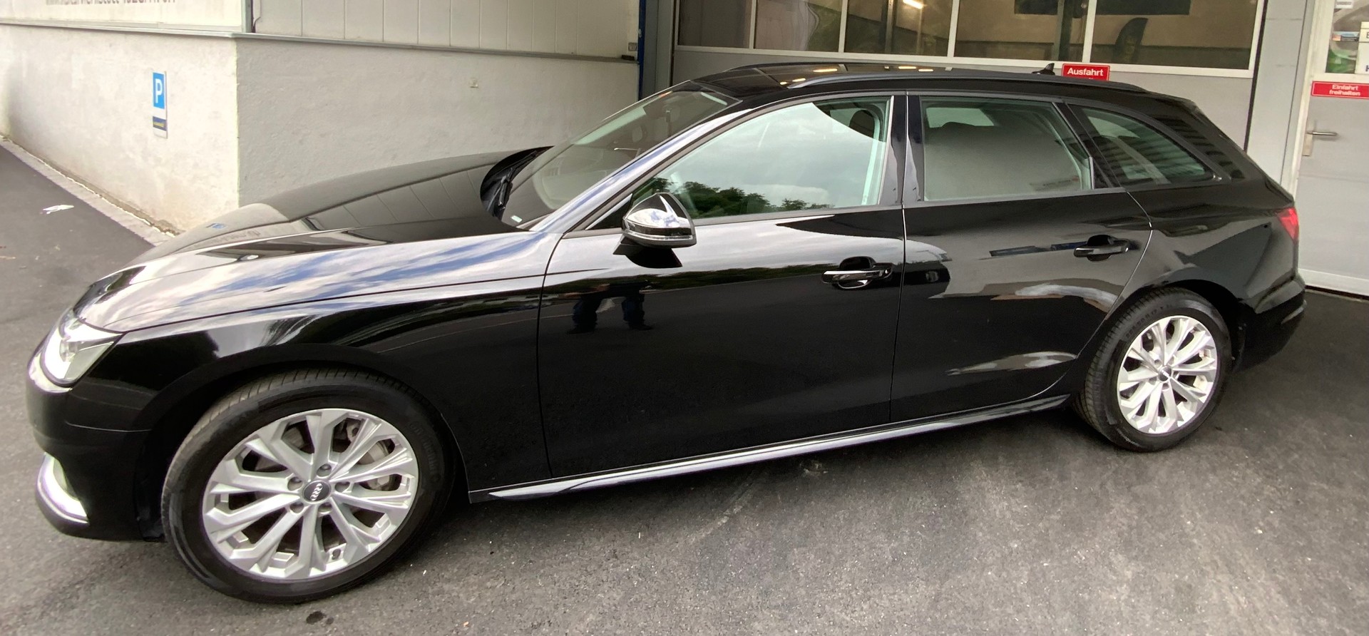 AUDI A4 Avant 40 TDI advanced Attraction quattro S-tronic-image-2