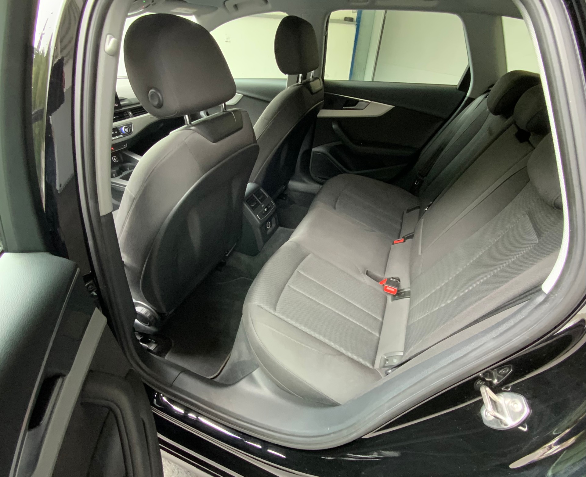 AUDI A4 Avant 40 TDI advanced Attraction quattro S-tronic-image-11