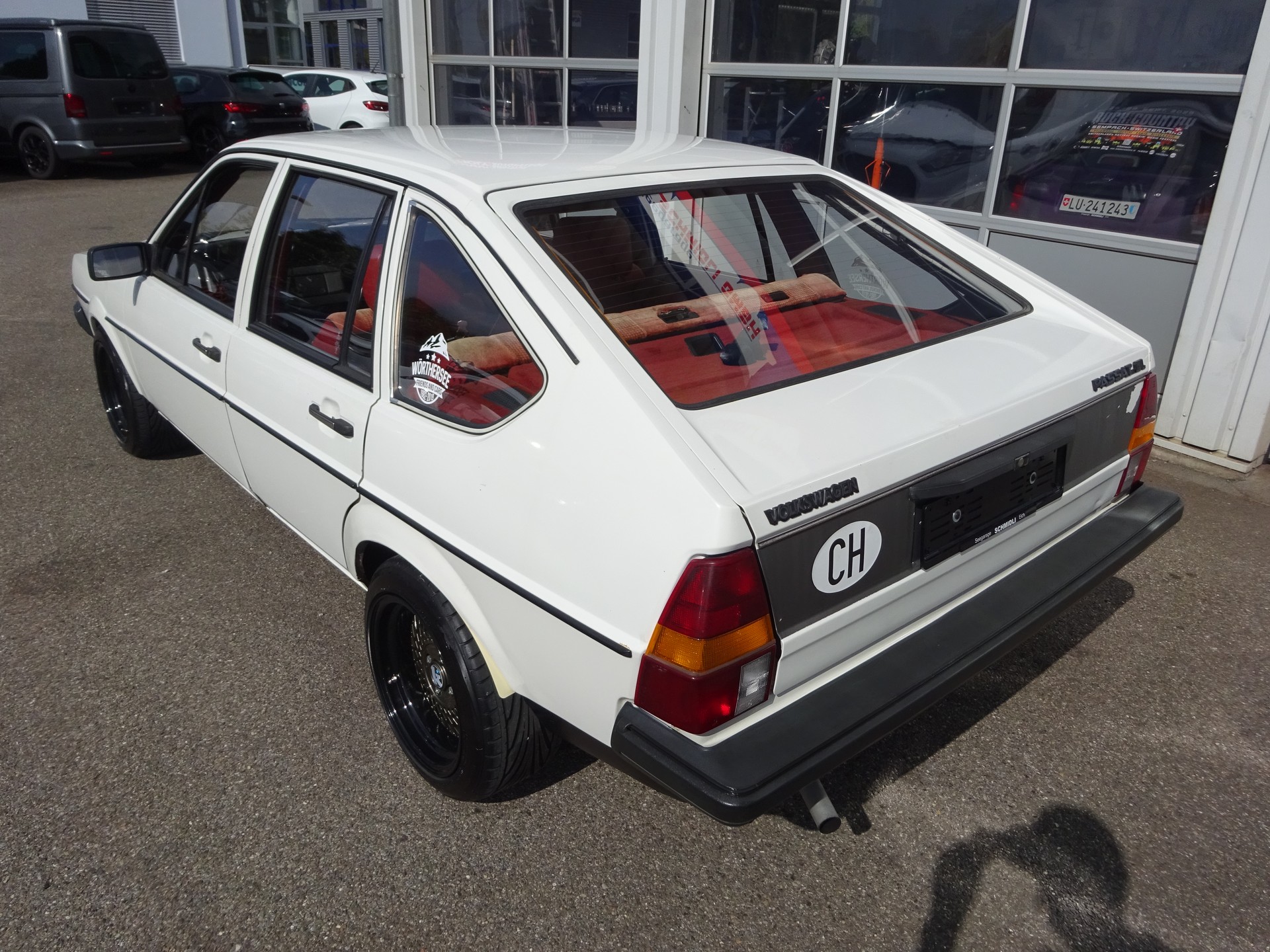 VW PASSAT-showroom-element-1