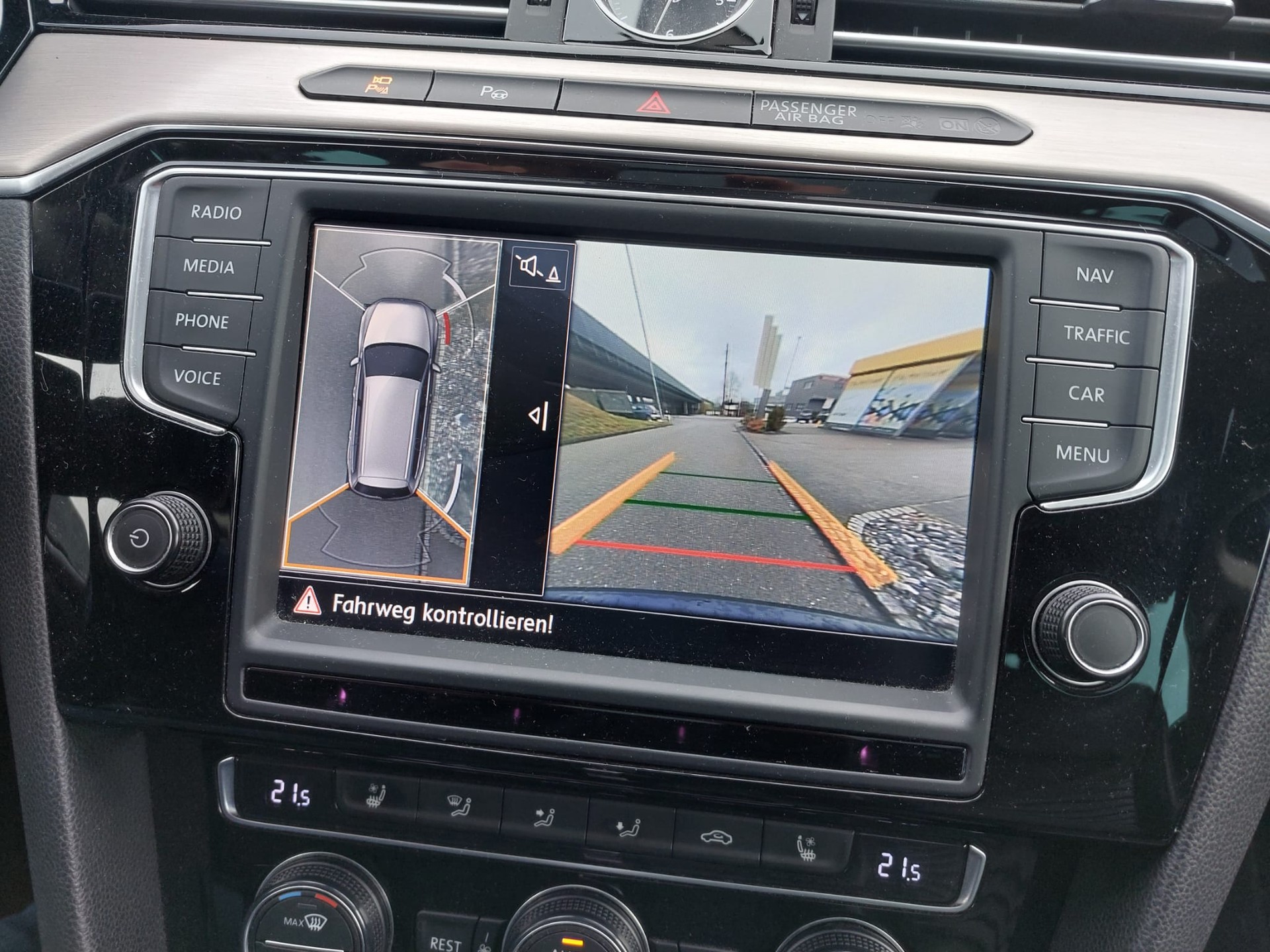 VW Passat Variant 2.0 TDI BMT High. DSG 4Motion-image-9