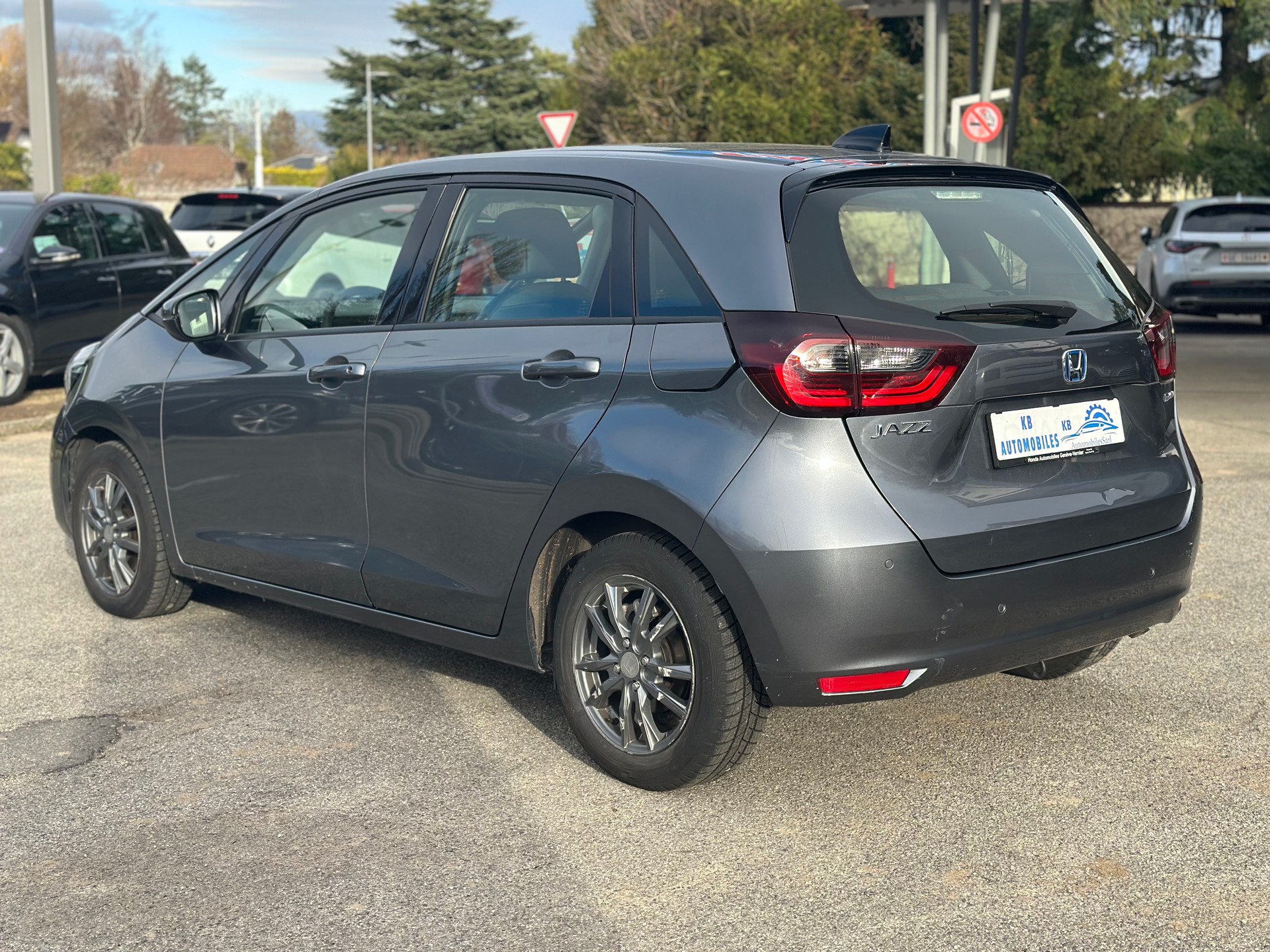 HONDA Jazz 1.5i-MMD Comfort E-CVT-image-4