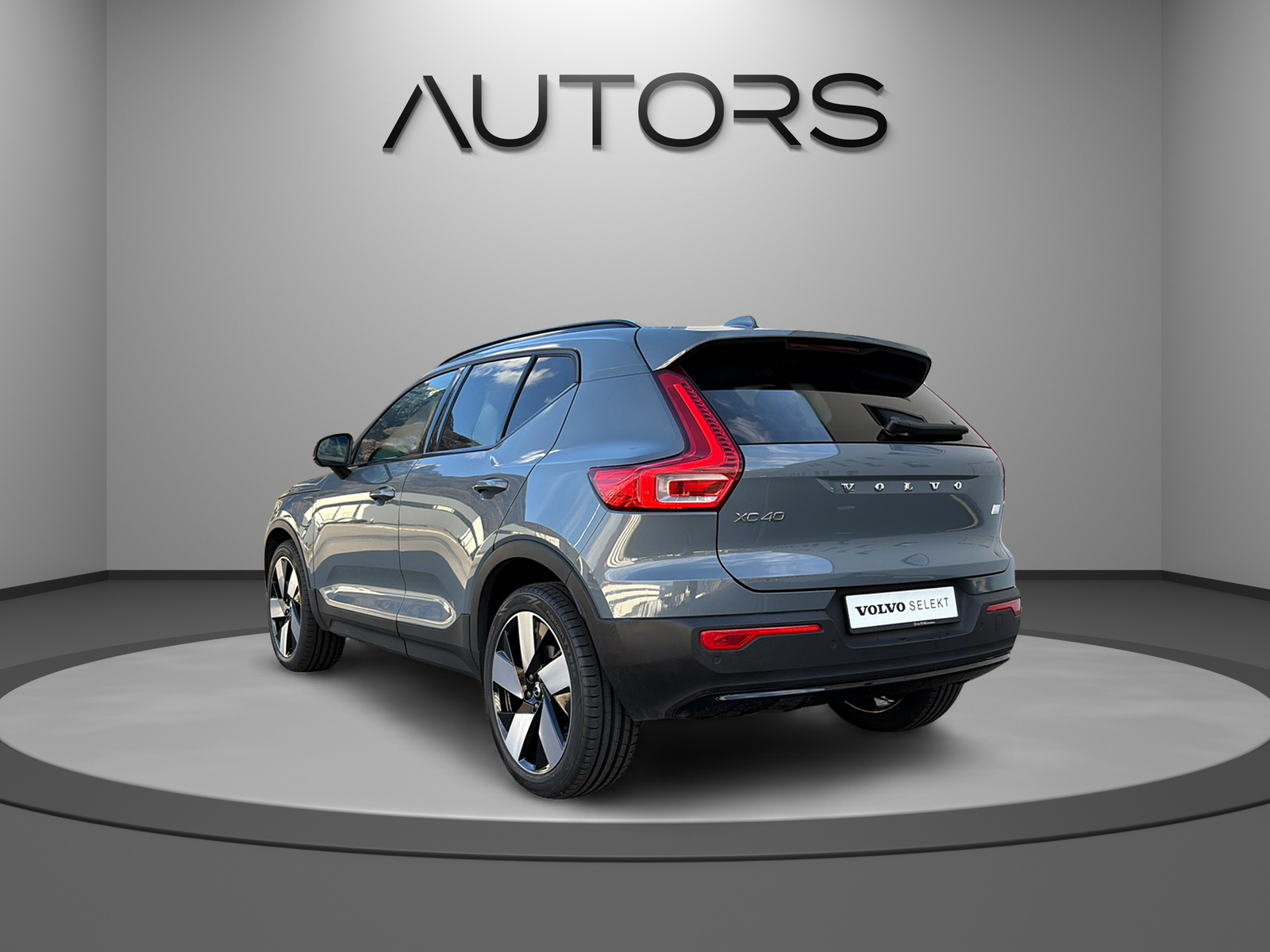 VOLVO XC40 T5 PHEV Ultimate Dark DCT-showroom-element-2