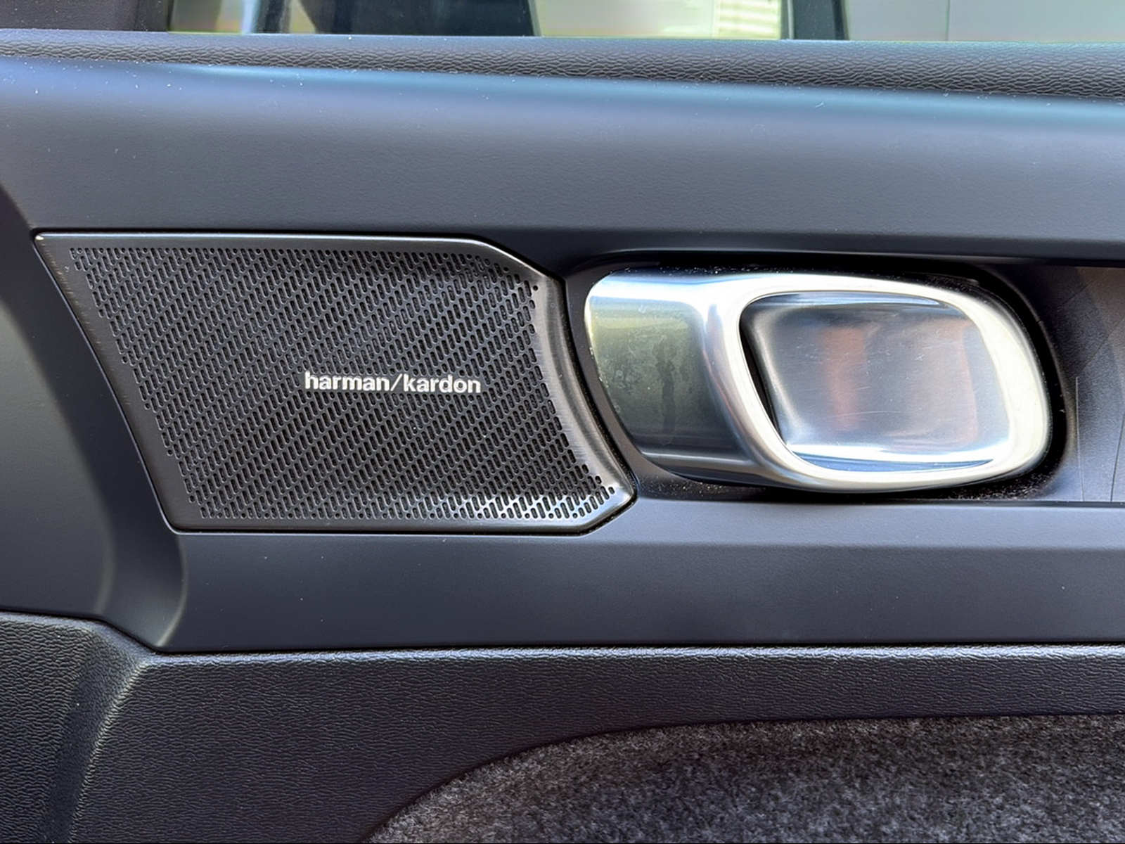 VOLVO XC40 T5 PHEV Ultimate Dark DCT-image-12