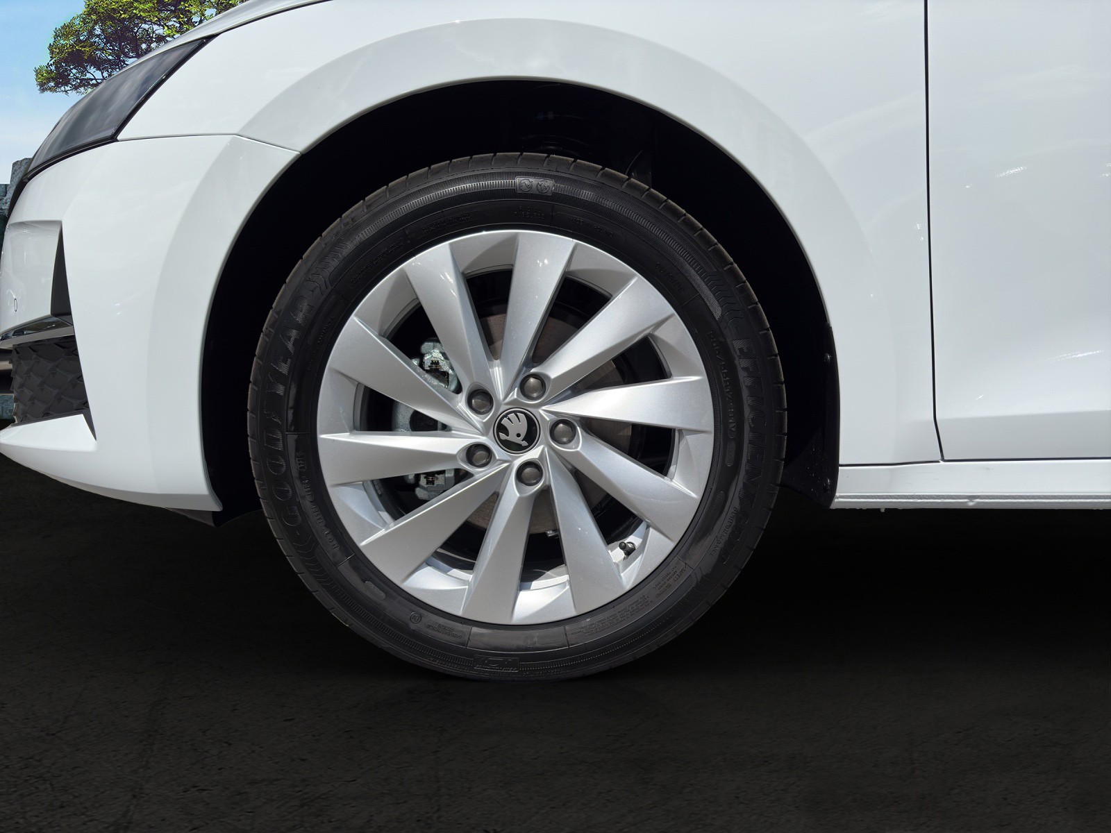 SKODA Octavia Combi 2.0 TDI DSG Selection-image-14