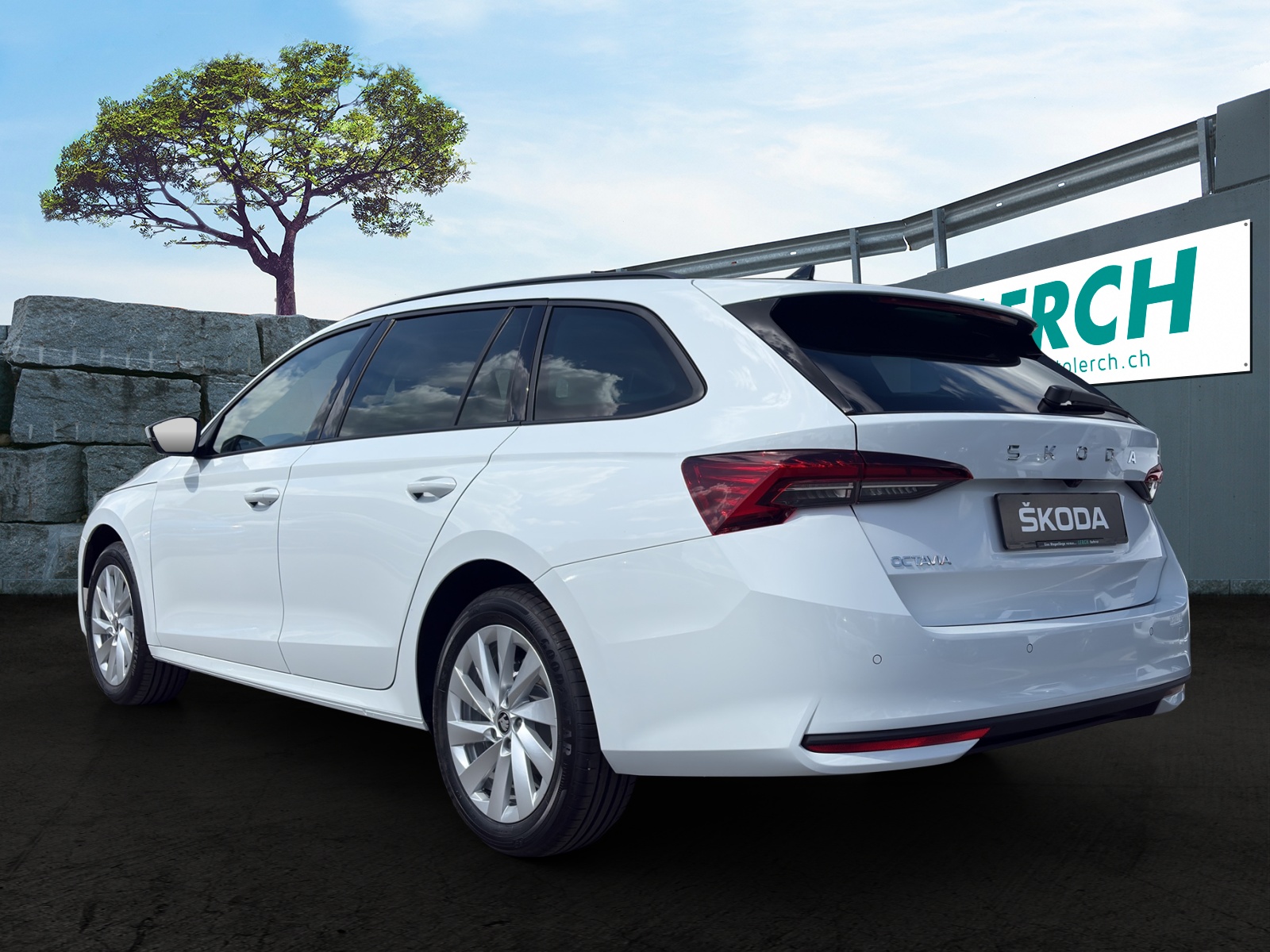SKODA Octavia Combi 2.0 TDI DSG Selection-showroom-element-3