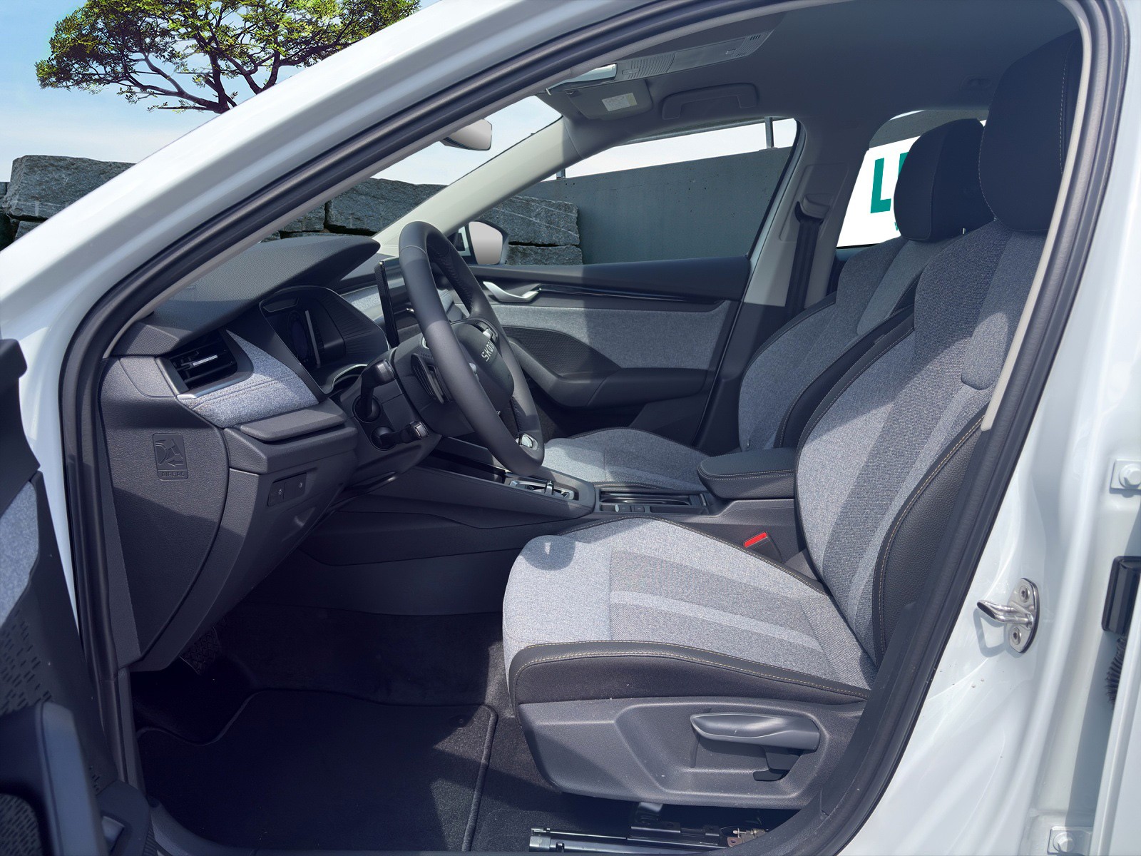 SKODA Octavia Combi 2.0 TDI DSG Selection-image-6