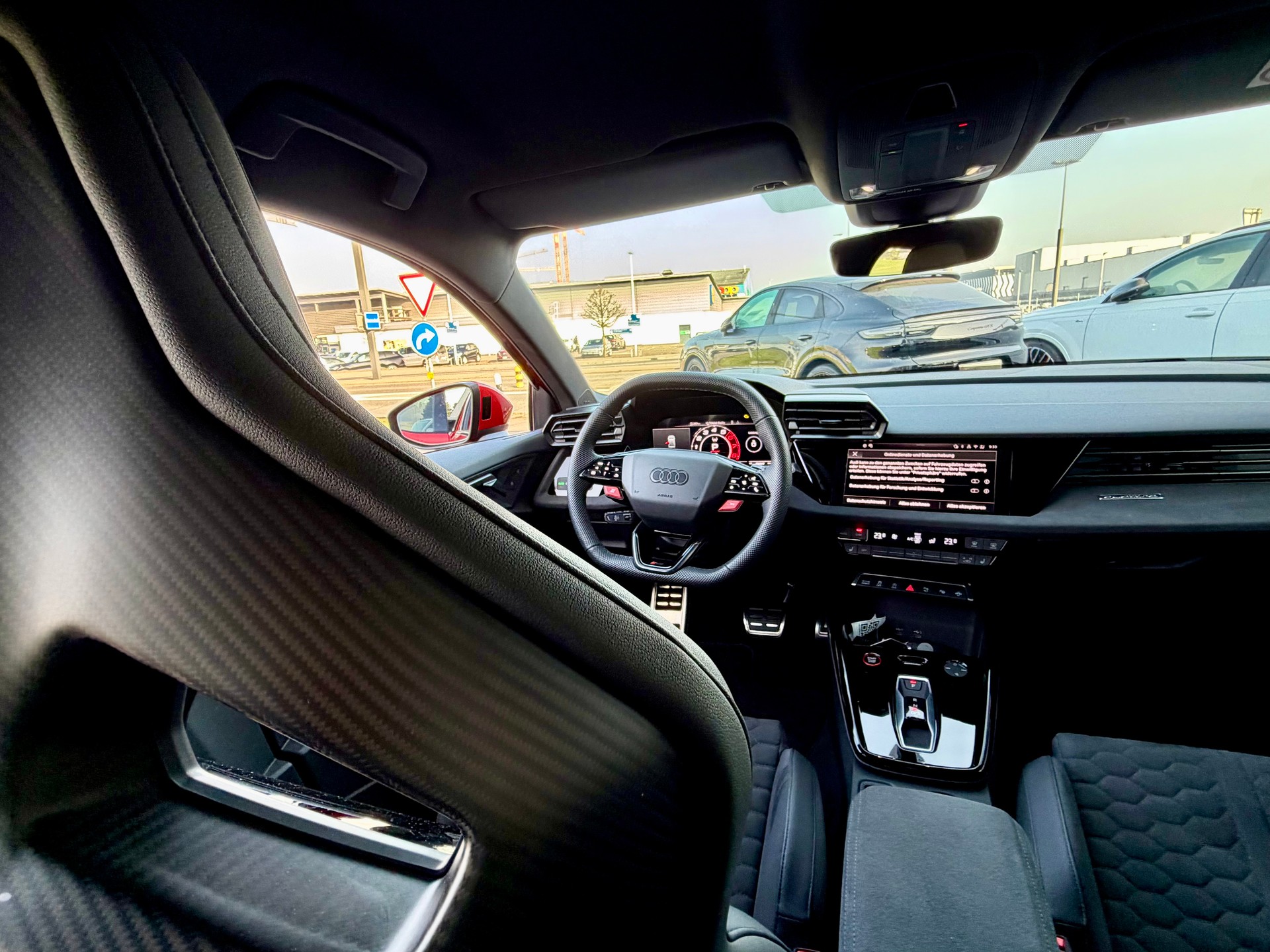AUDI RS3 Limousine 2.5 TSI quattro S-tronic *280KM/H - CARBON - SCHALENSITZE - SONOS*-image-11