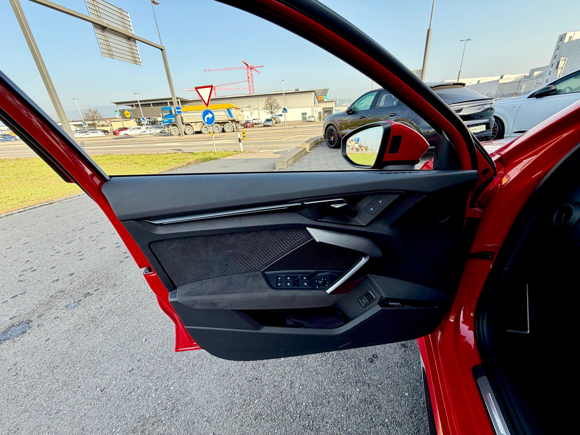 AUDI RS3 Limousine 2.5 TSI quattro S-tronic *280KM/H - CARBON - SCHALENSITZE - SONOS*-image-12