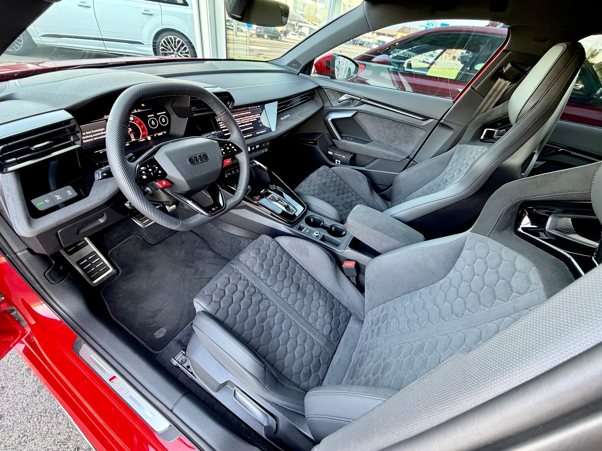 AUDI RS3 Limousine 2.5 TSI quattro S-tronic *280KM/H - CARBON - SCHALENSITZE - SONOS*-image-14