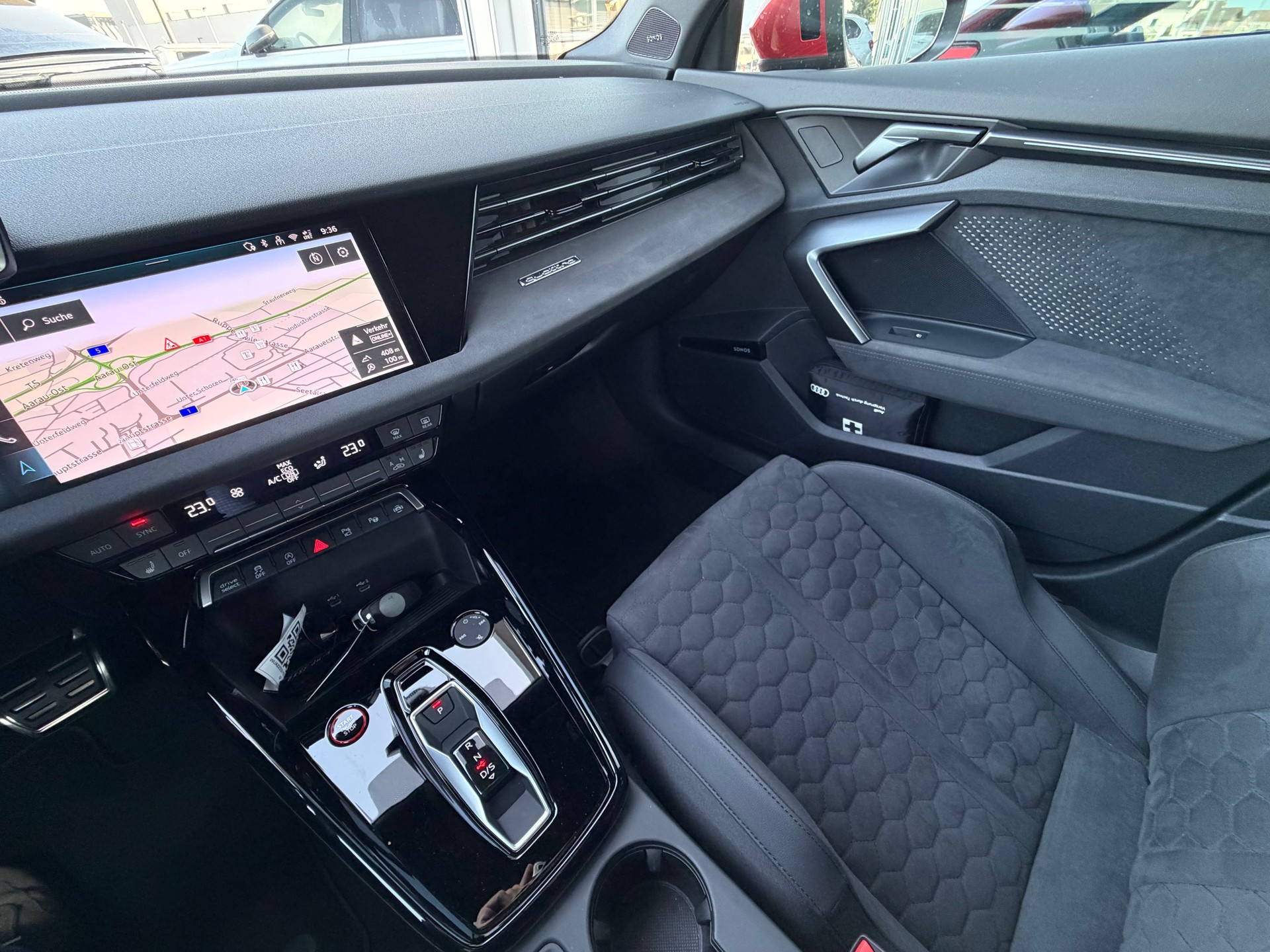 AUDI RS3 Limousine 2.5 TSI quattro S-tronic *280KM/H - CARBON - SCHALENSITZE - SONOS*-image-26