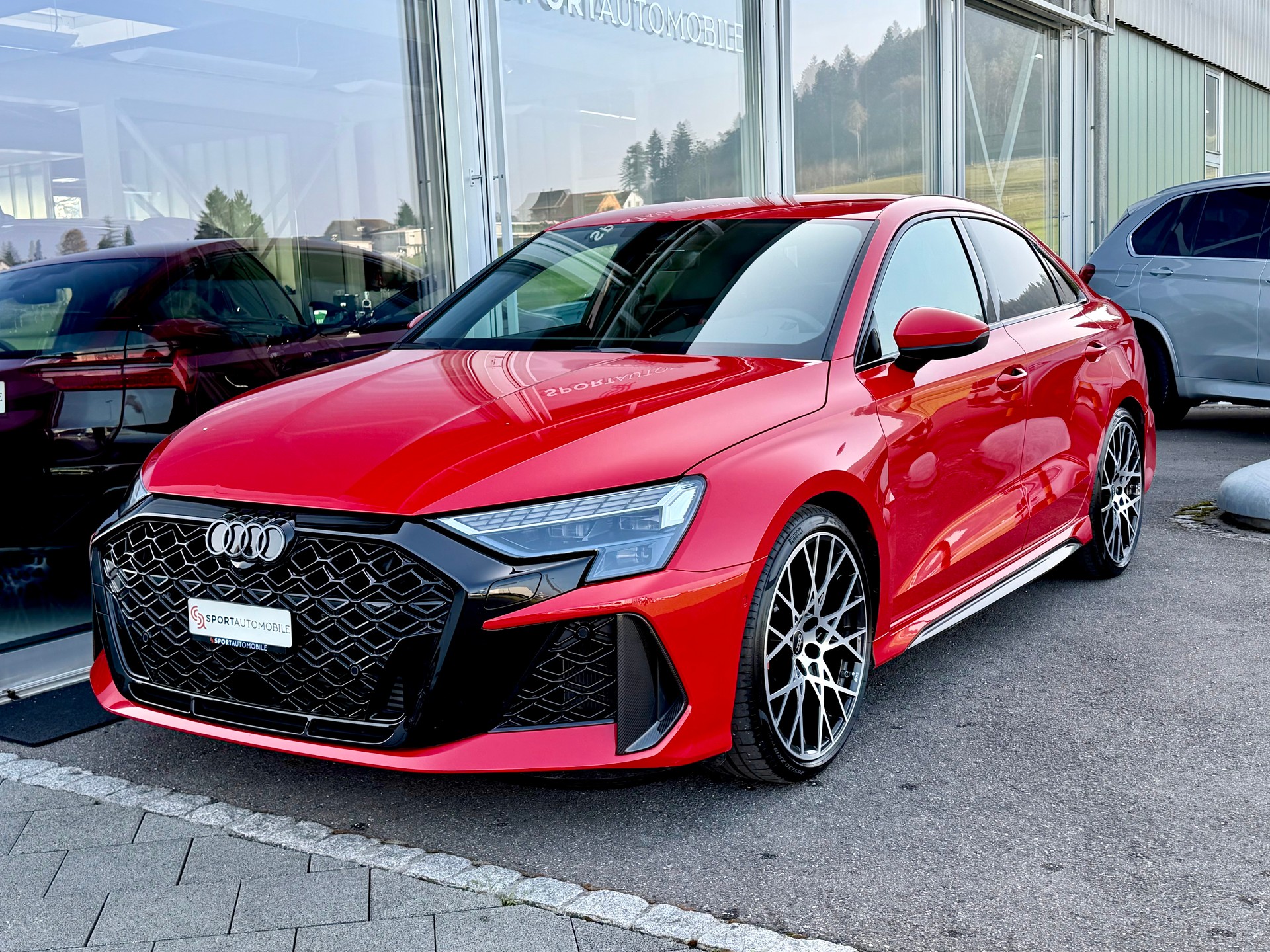 AUDI RS3 Limousine 2.5 TSI quattro S-tronic *280KM/H - CARBON - SCHALENSITZE - SONOS*-showroom-element-2
