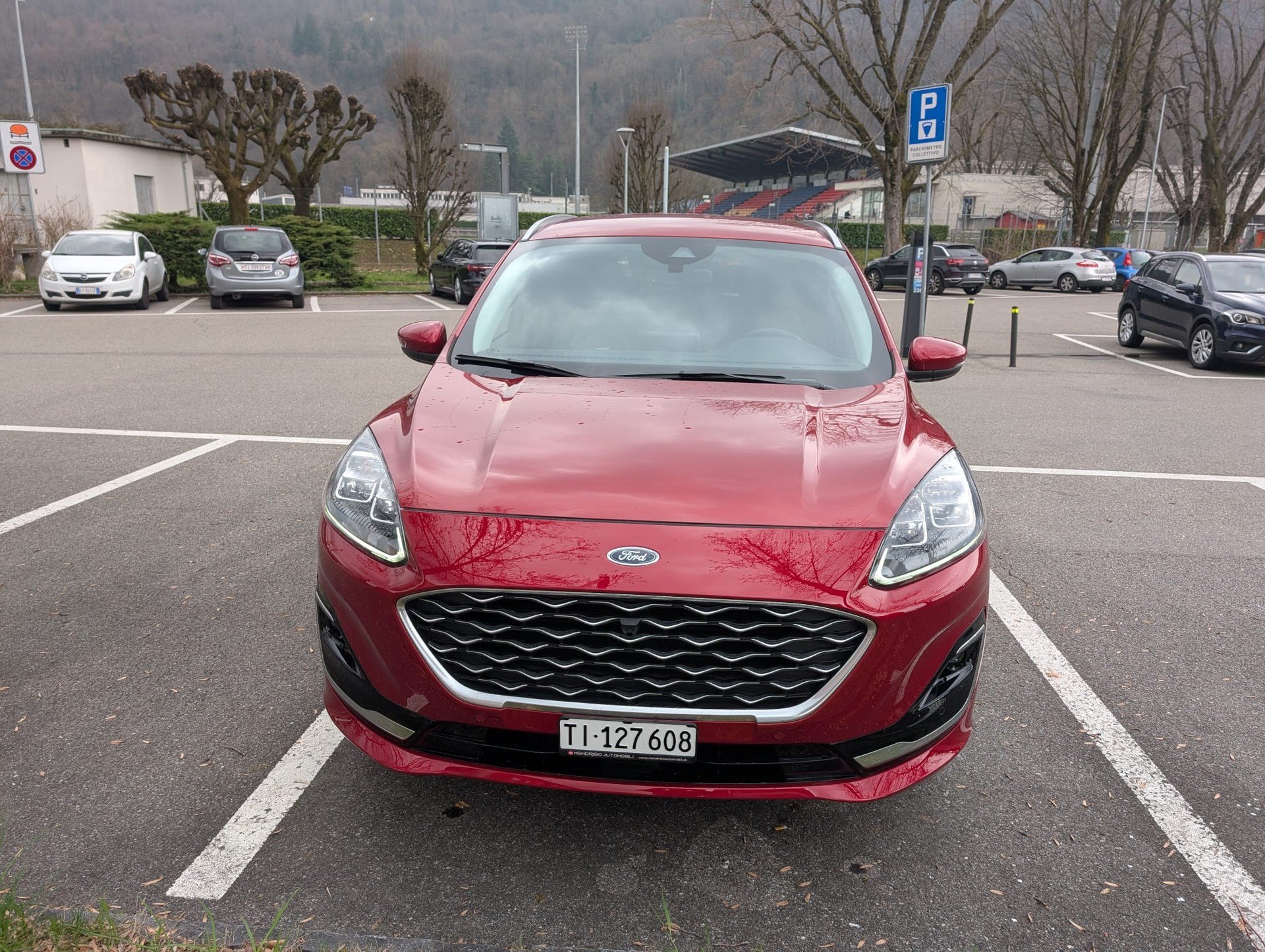 FORD Kuga 2.5 PHEV Vignale 2WD-image-6