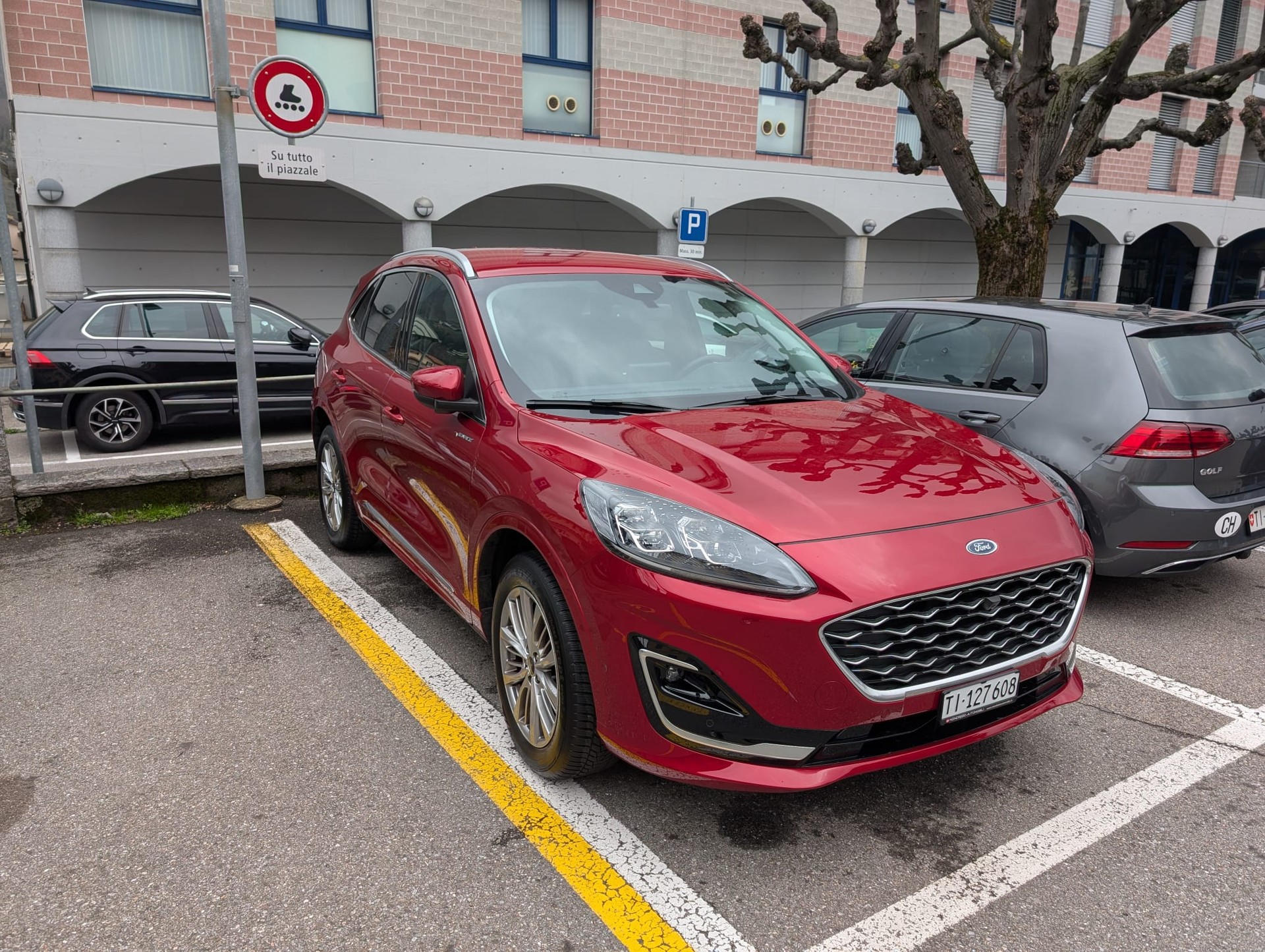 FORD Kuga 2.5 PHEV Vignale 2WD-image-8