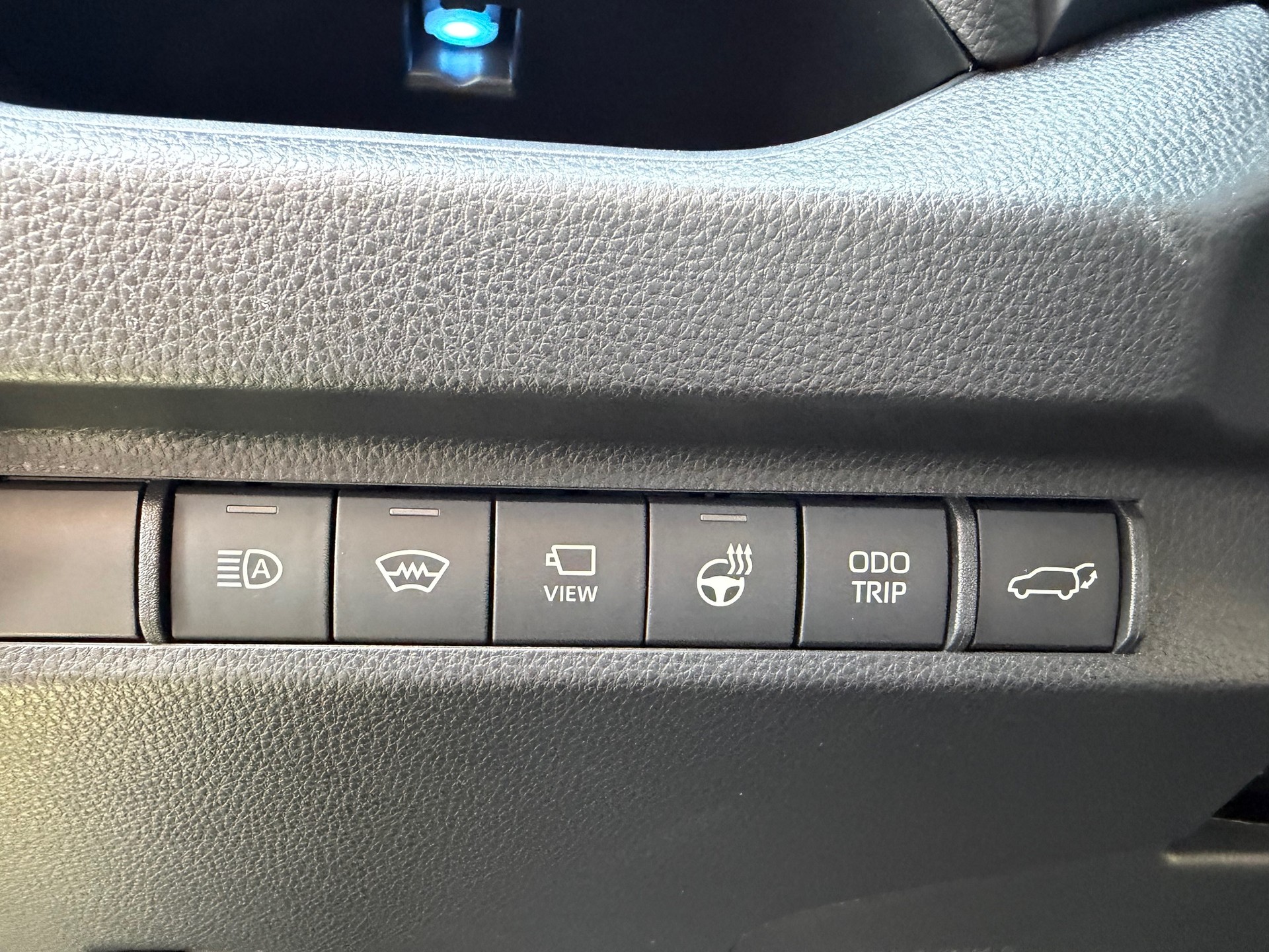 TOYOTA RAV-4 2.5 PHEV Platinum e-CVT 4WD-image-7