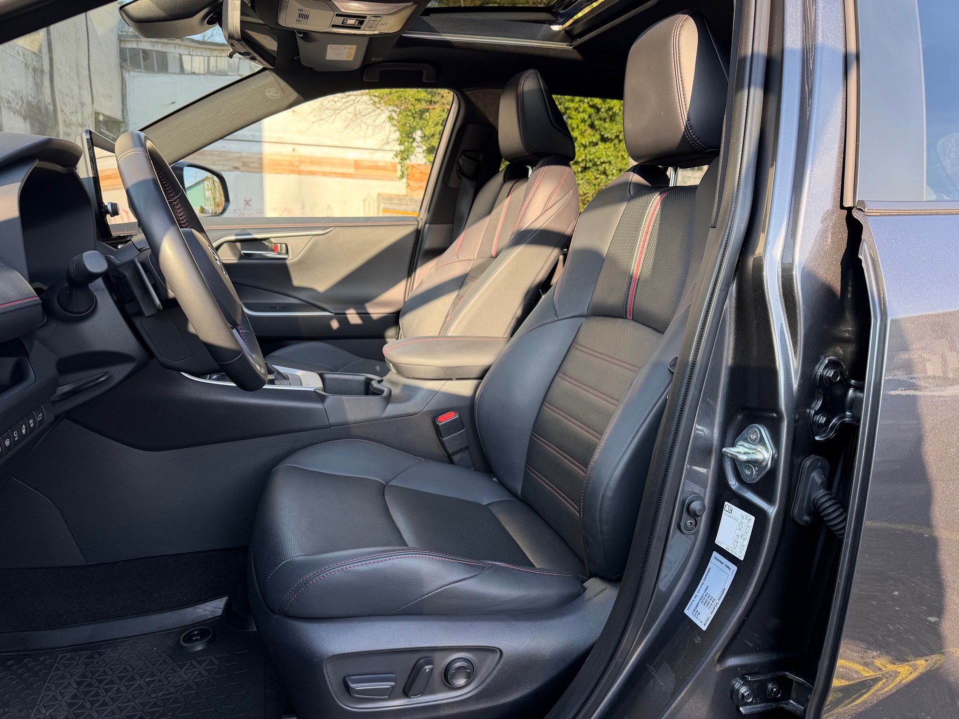 TOYOTA RAV-4 2.5 PHEV Platinum e-CVT 4WD-image-4