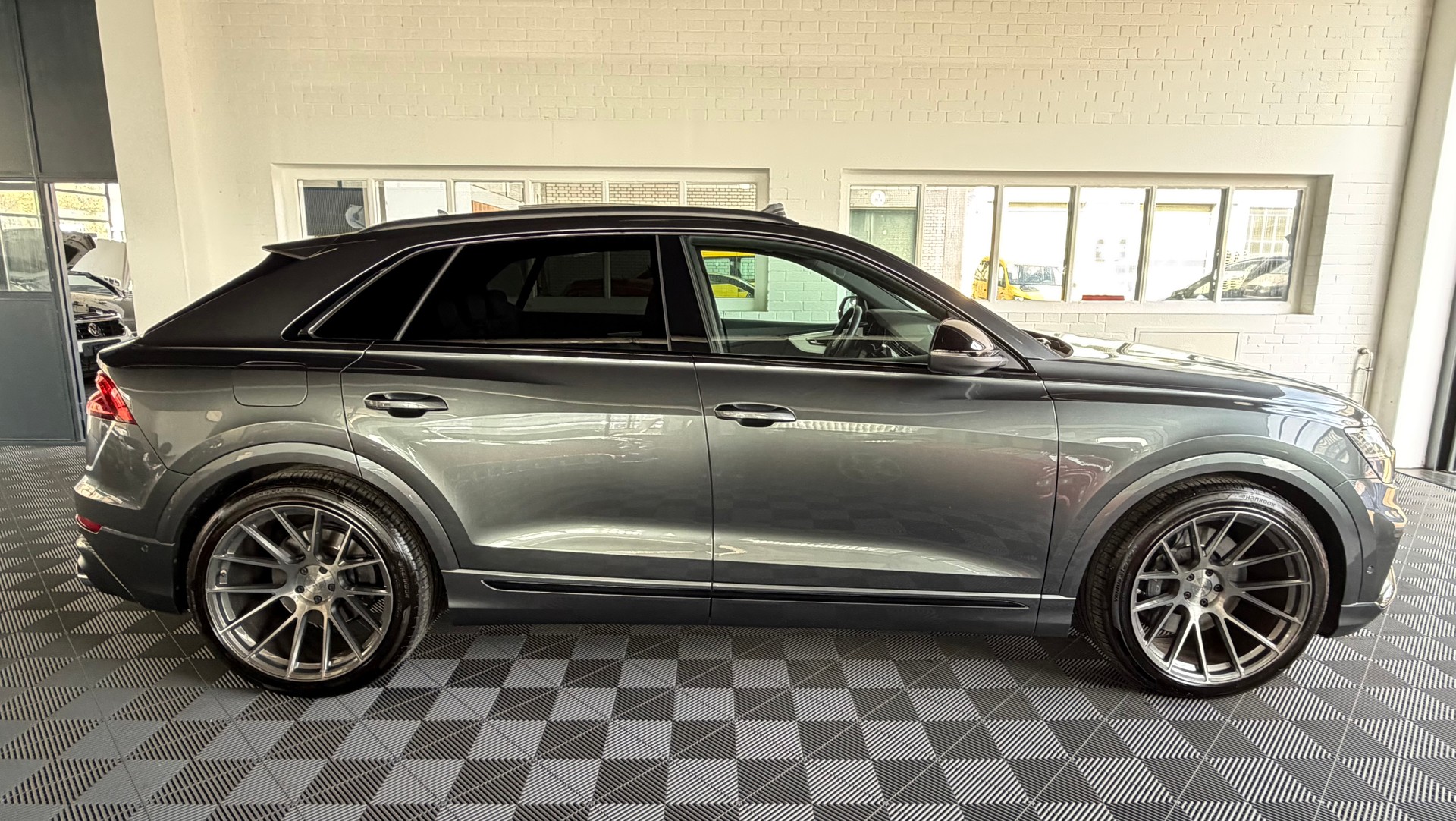 AUDI SQ8 4.0 V8 TFSI 508 PS 4X4 quattro tiptronic-showroom-element-1