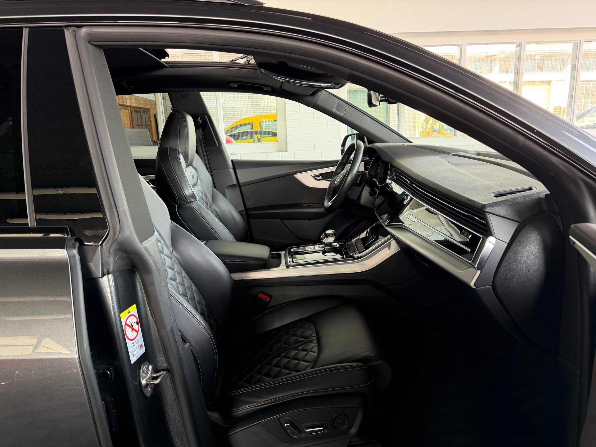 AUDI SQ8 4.0 V8 TFSI 508 PS 4X4 quattro tiptronic-image-8
