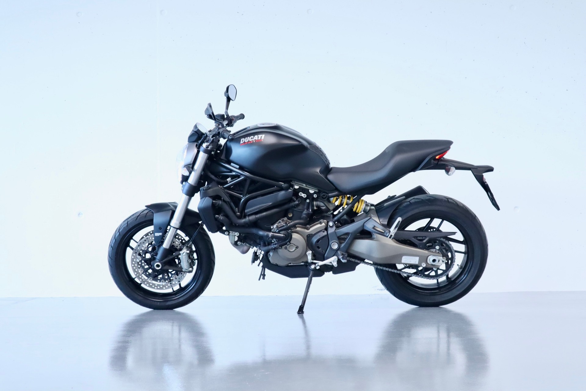 DUCATI Monster 821 | SCHWARZ MATT | TOP ZUSTAND-image-1