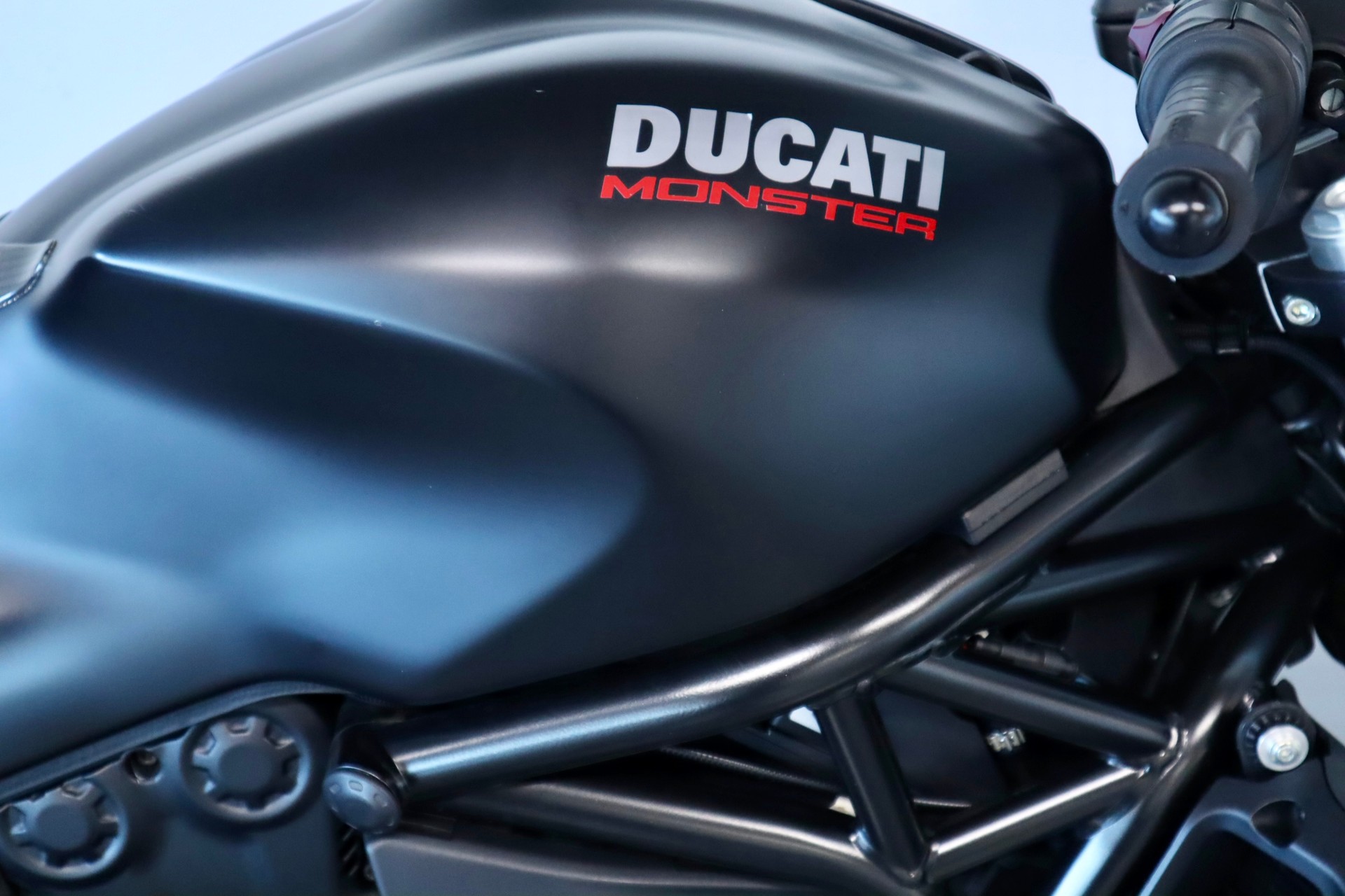DUCATI Monster 821 | SCHWARZ MATT | TOP ZUSTAND-image-13