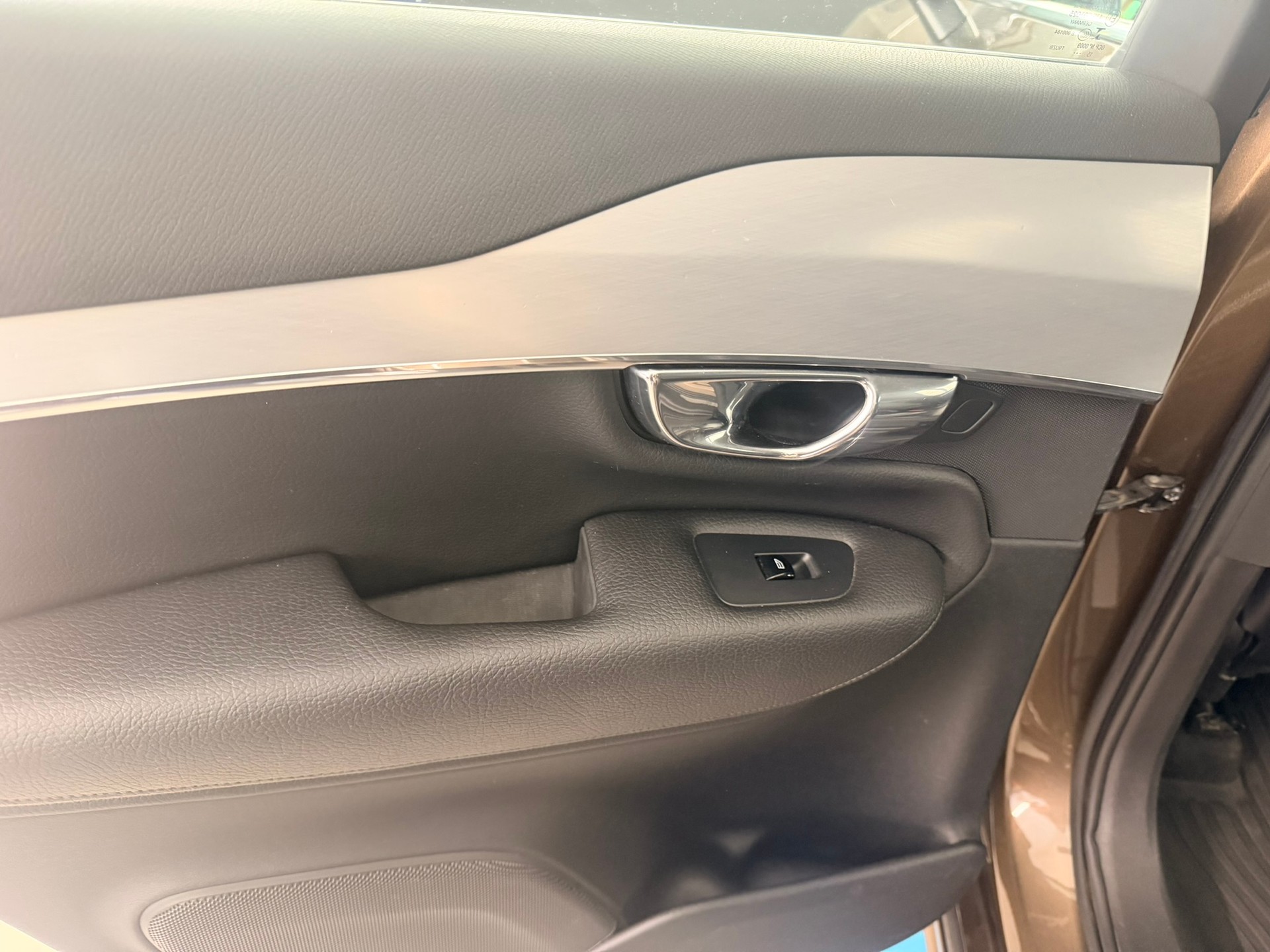 VOLVO XC90 D5 AWD Inscription Geartronic-image-16