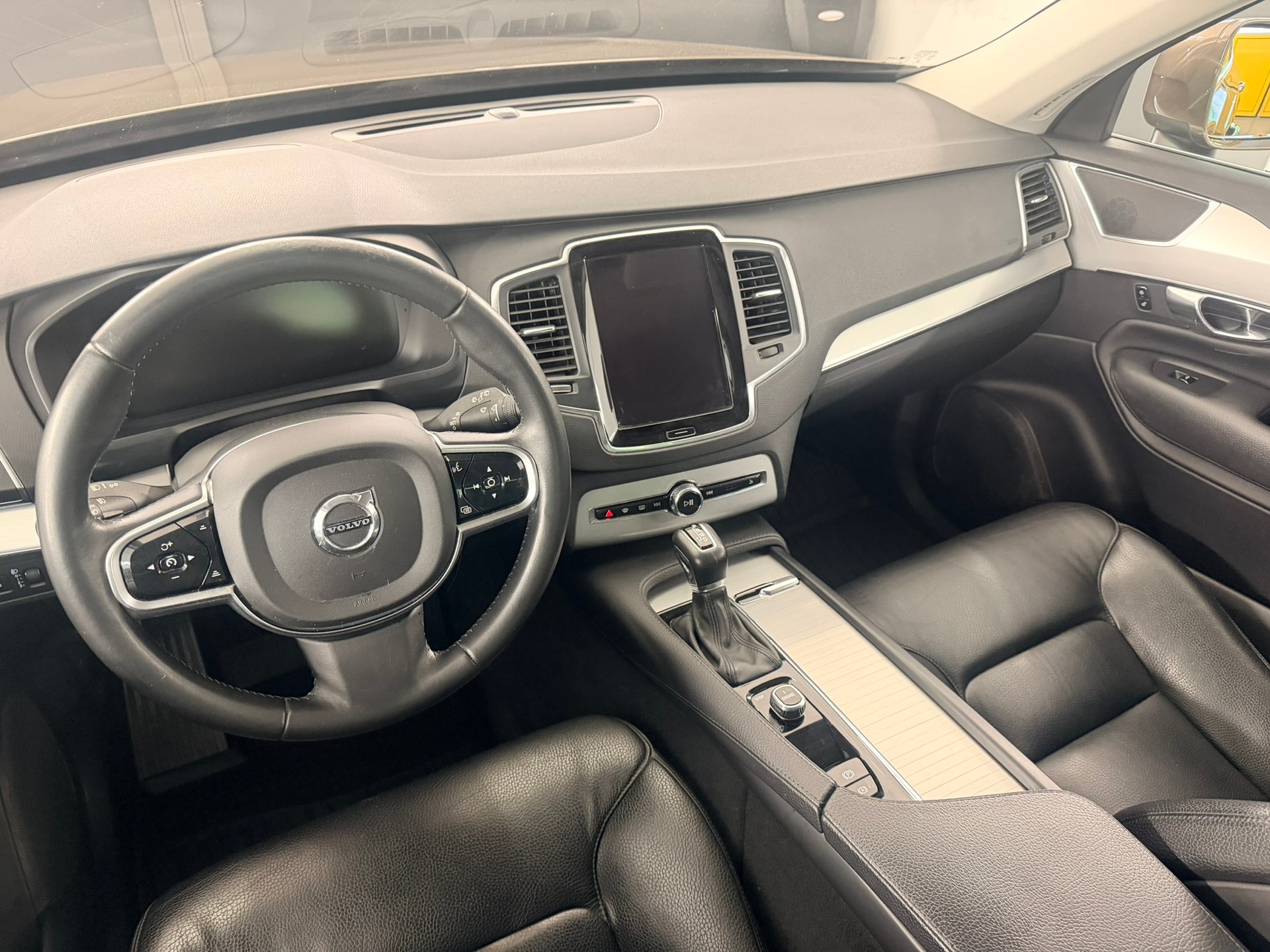 VOLVO XC90 D5 AWD Inscription Geartronic-image-17
