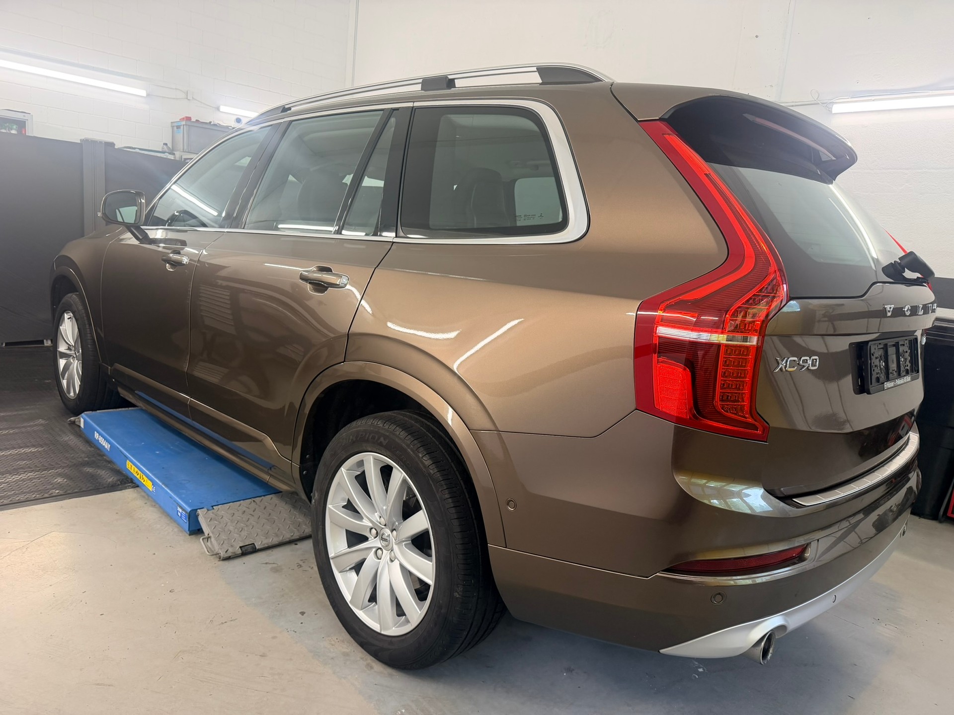VOLVO XC90 D5 AWD Inscription Geartronic-image-5