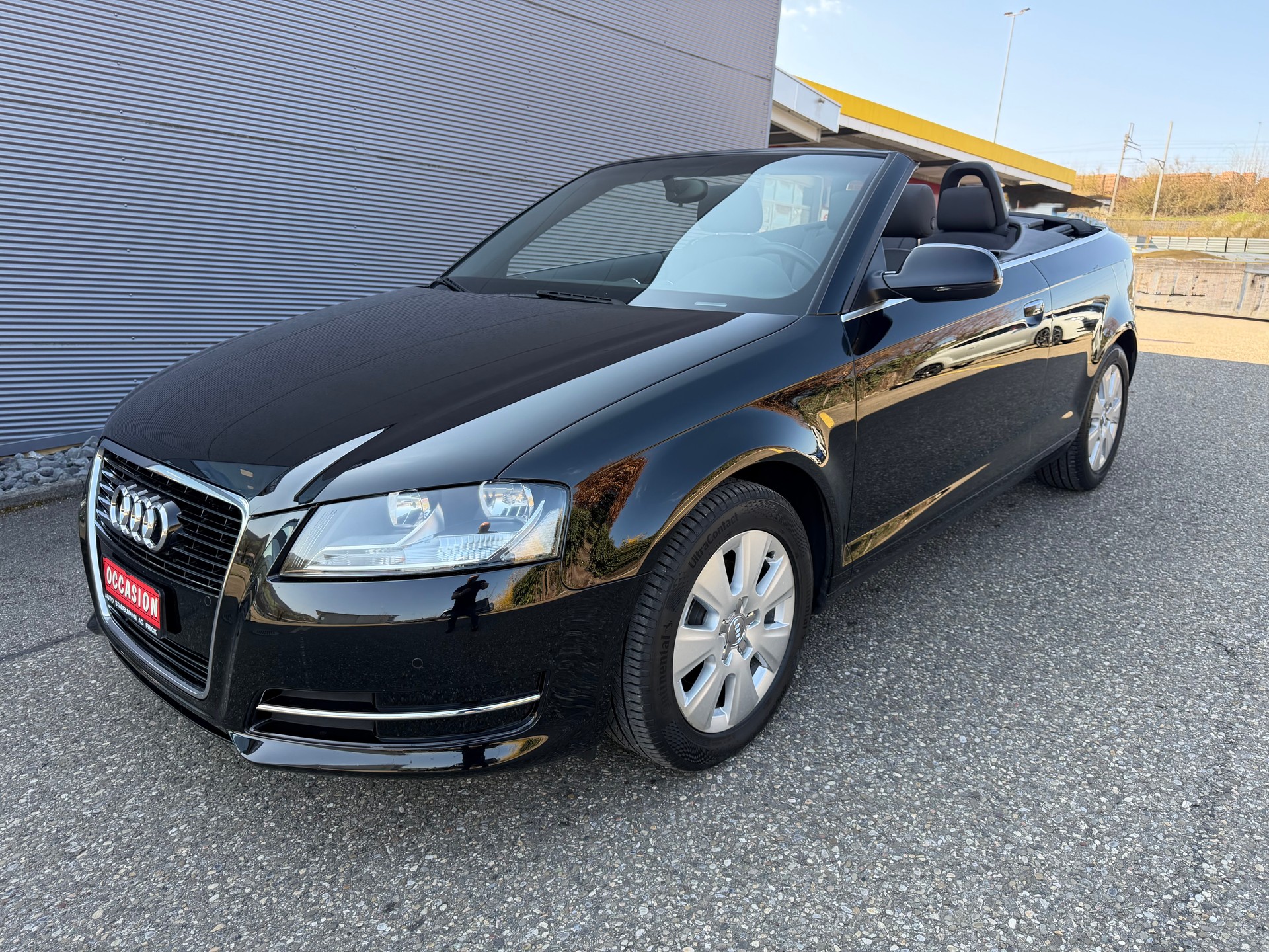 AUDI A3 Cabriolet 1.2 TFSI Attraction-image-15