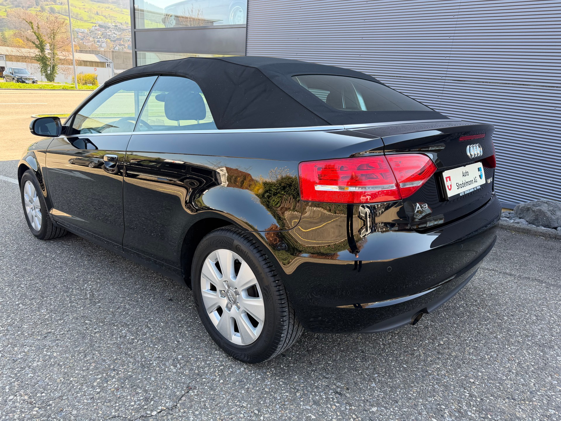 AUDI A3 Cabriolet 1.2 TFSI Attraction-image-5