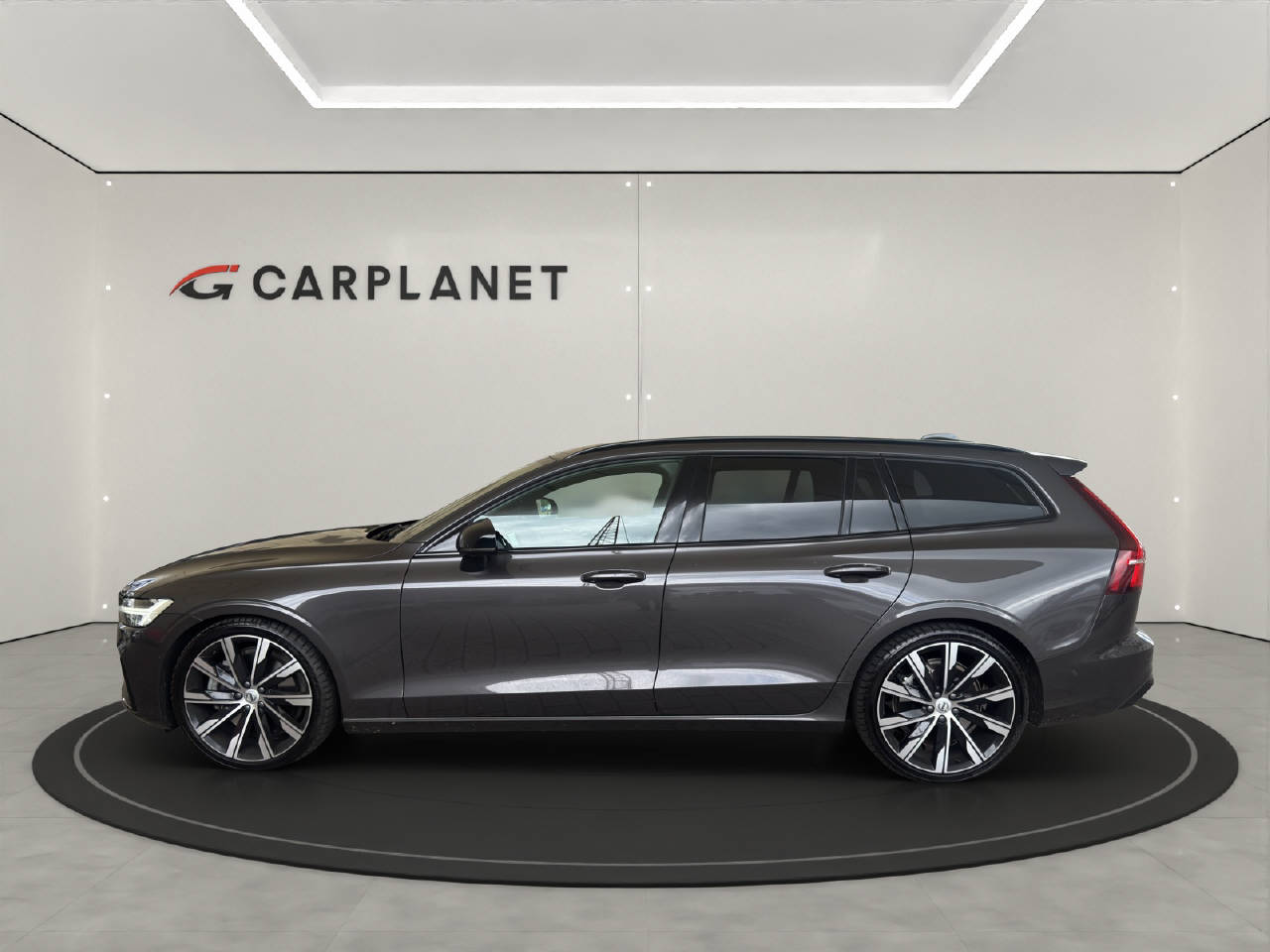VOLVO V60 2.0 B5 Ultimate Dark AWD-showroom-element-2