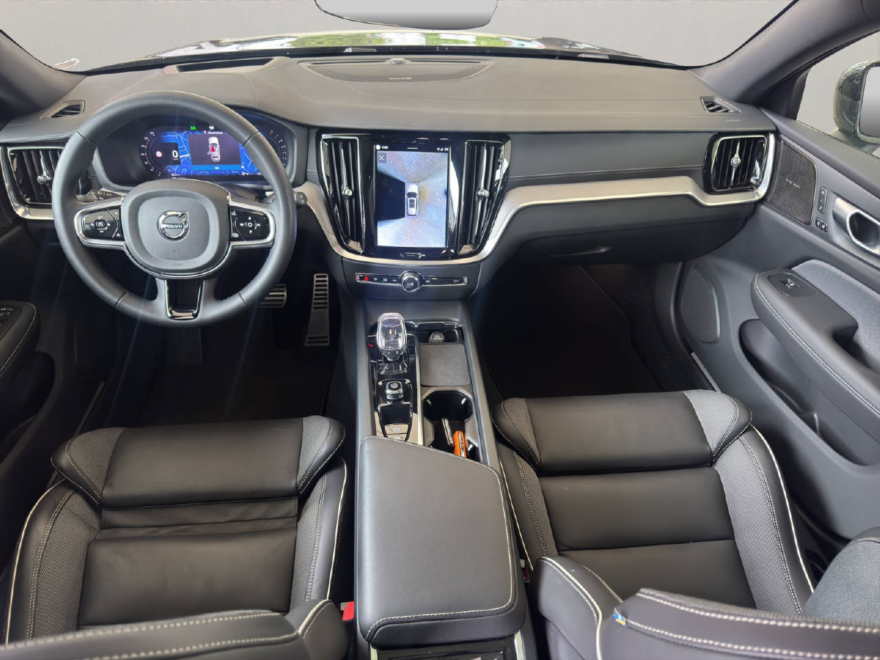 VOLVO V60 2.0 B5 Ultimate Dark AWD-image-8
