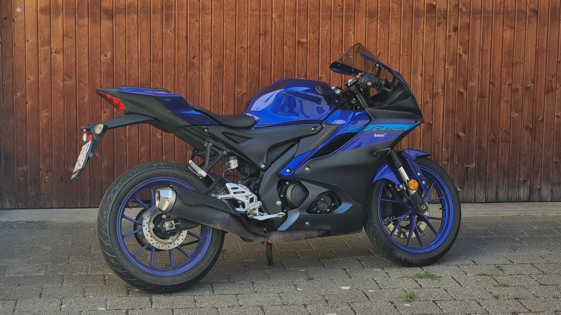 YAMAHA YZF-R 125 ABS-image-1