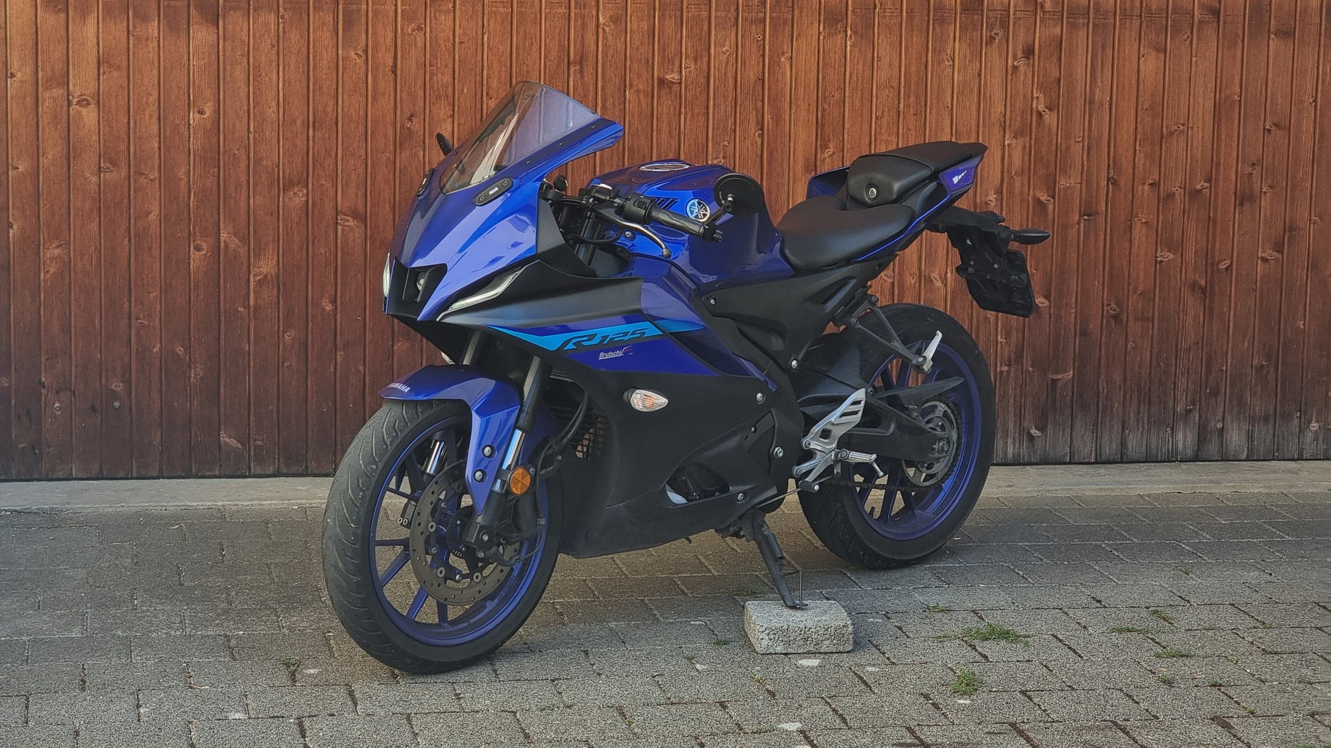 YAMAHA YZF-R 125 ABS-image-2