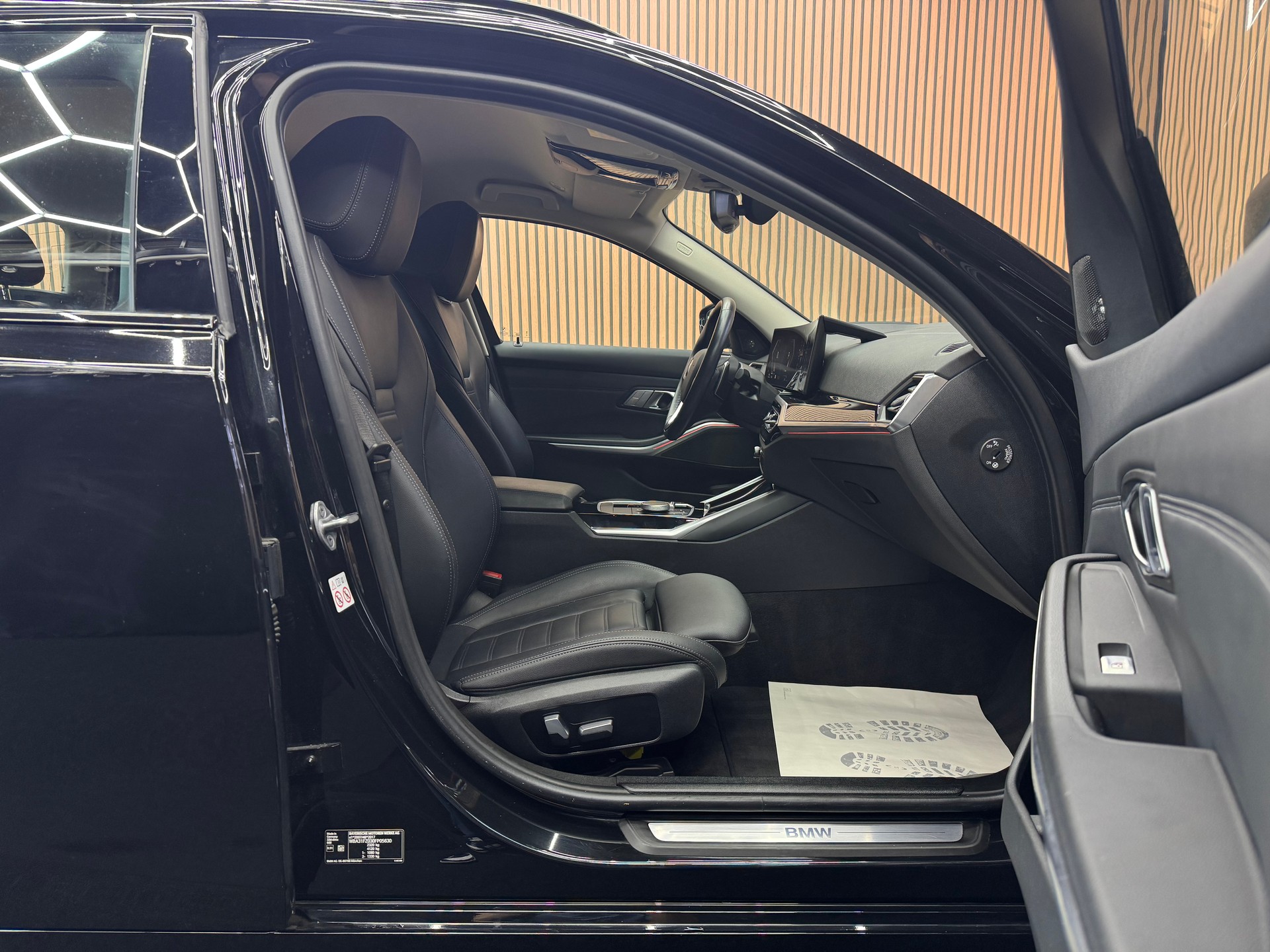 BMW 320d xDrive Touring | 1 Jahr Garantie | Facelift | *ab CHF 279.-/ Monat*-image-13