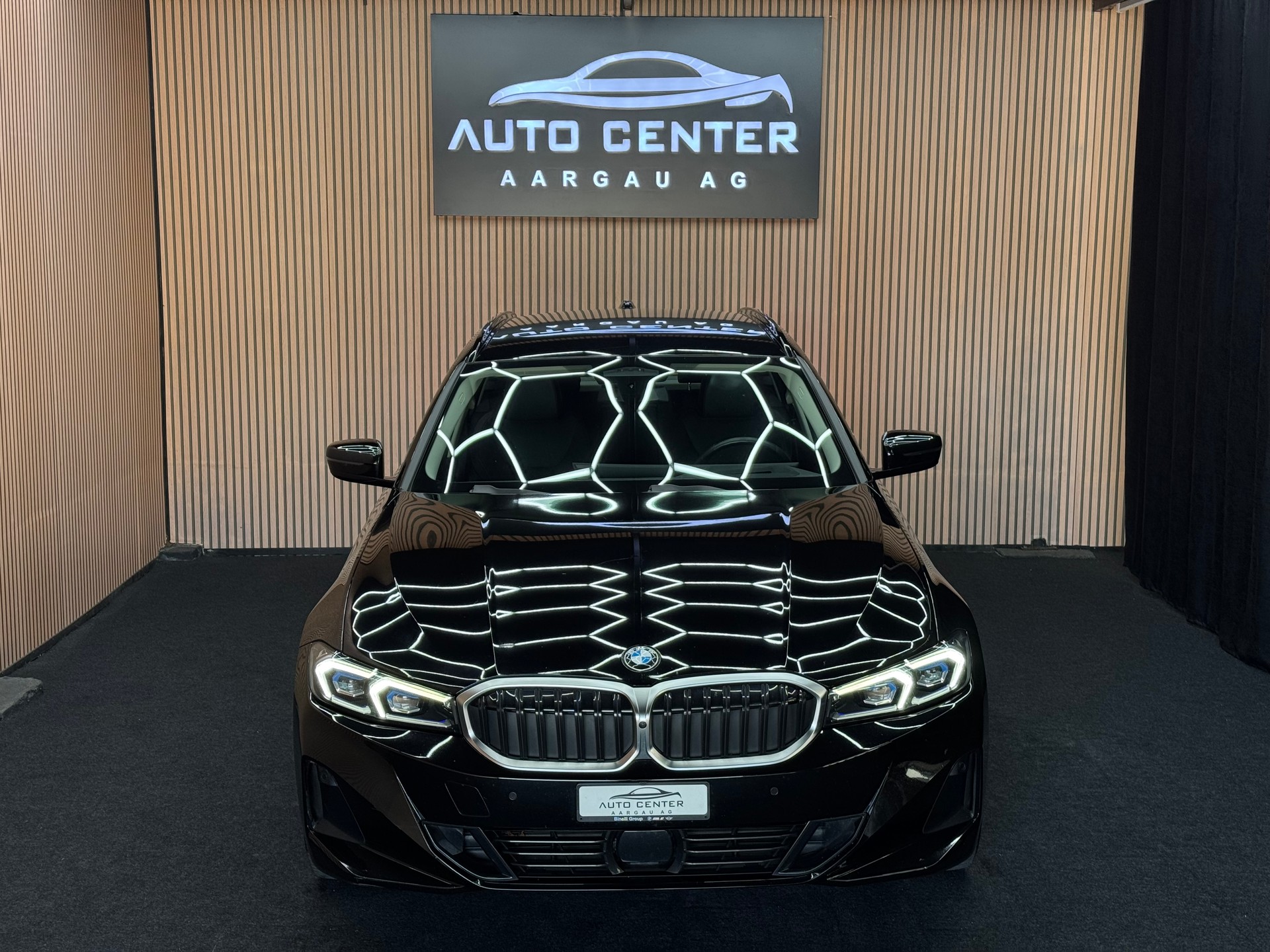 BMW 320d xDrive Touring | 1 Jahr Garantie | Facelift | *ab CHF 279.-/ Monat*-showroom-element-2