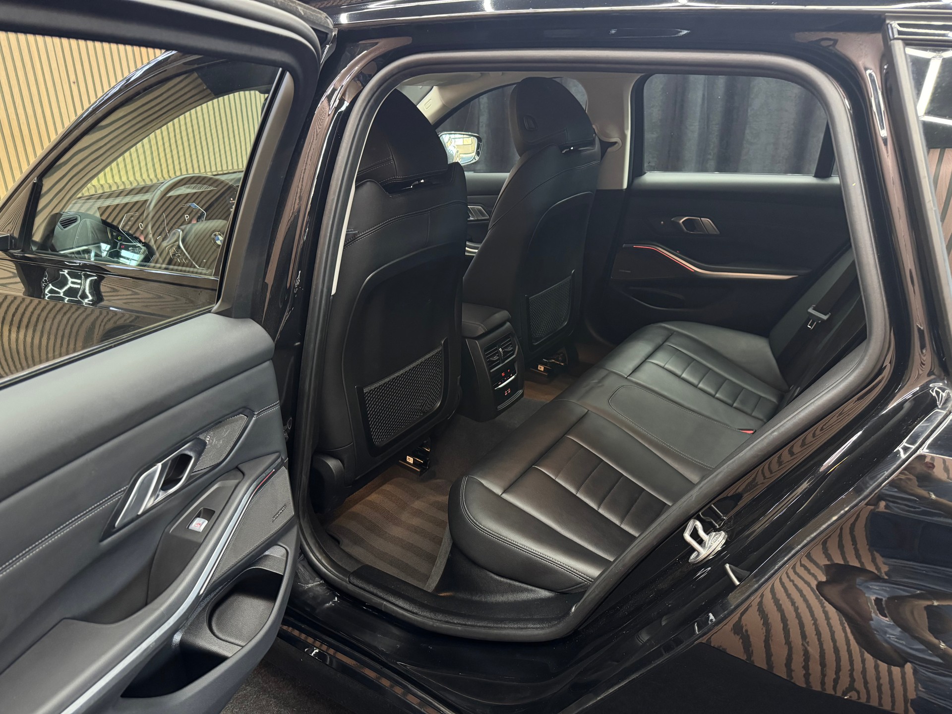 BMW 320d xDrive Touring | 1 Jahr Garantie | Facelift | *ab CHF 279.-/ Monat*-image-11
