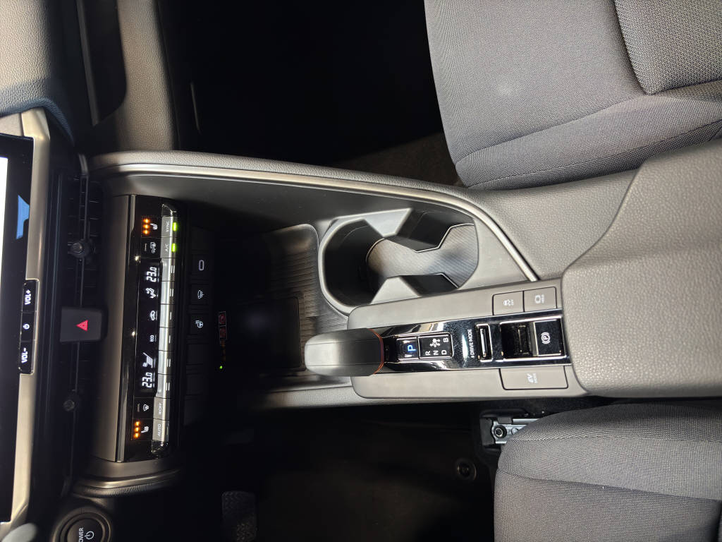 TOYOTA C-HR 1.8 HEV Trend-image-11