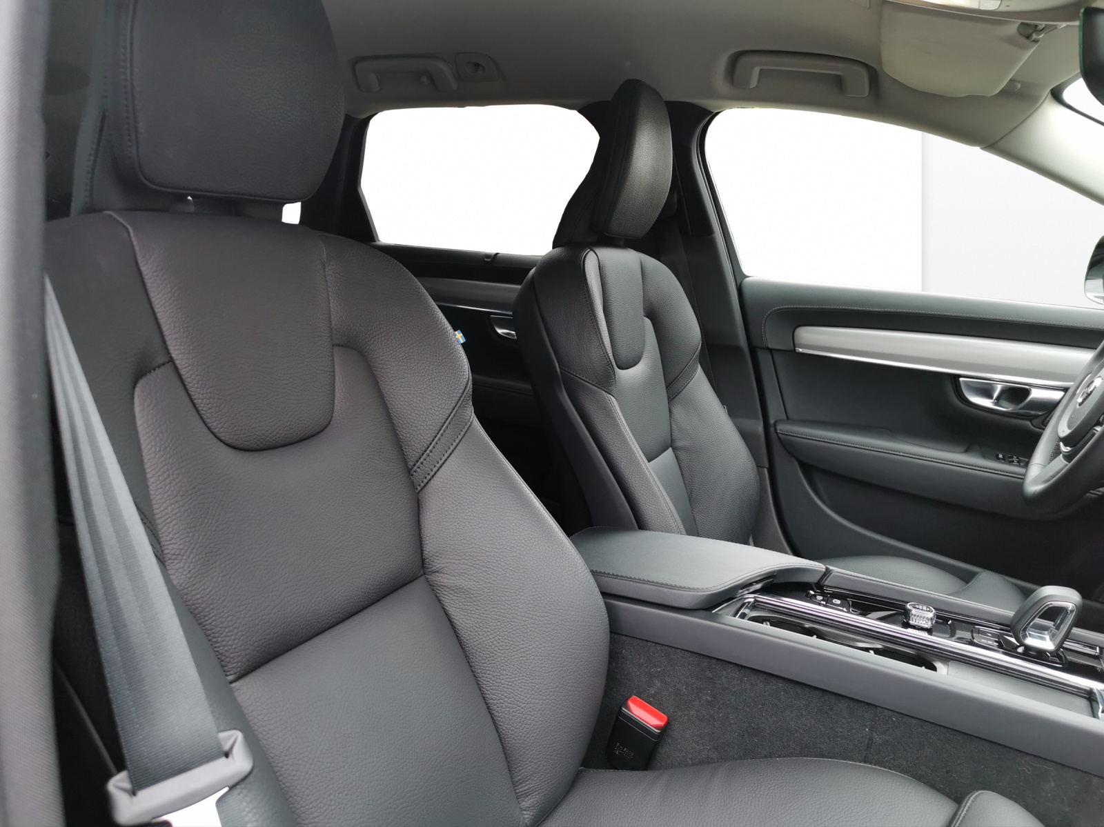 VOLVO V90 Cross Country 2.0 B5 Plus AWD-image-19