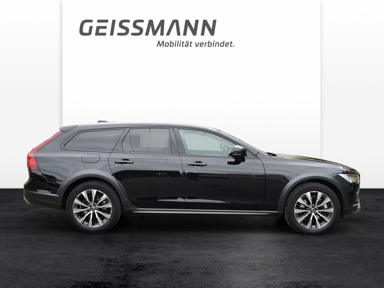 VOLVO V90 Cross Country 2.0 B5 Plus AWD-showroom-element-2
