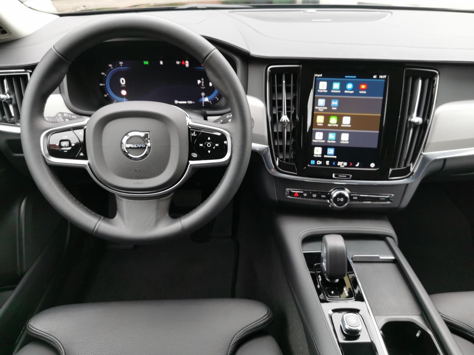 VOLVO V90 Cross Country 2.0 B5 Plus AWD-image-8