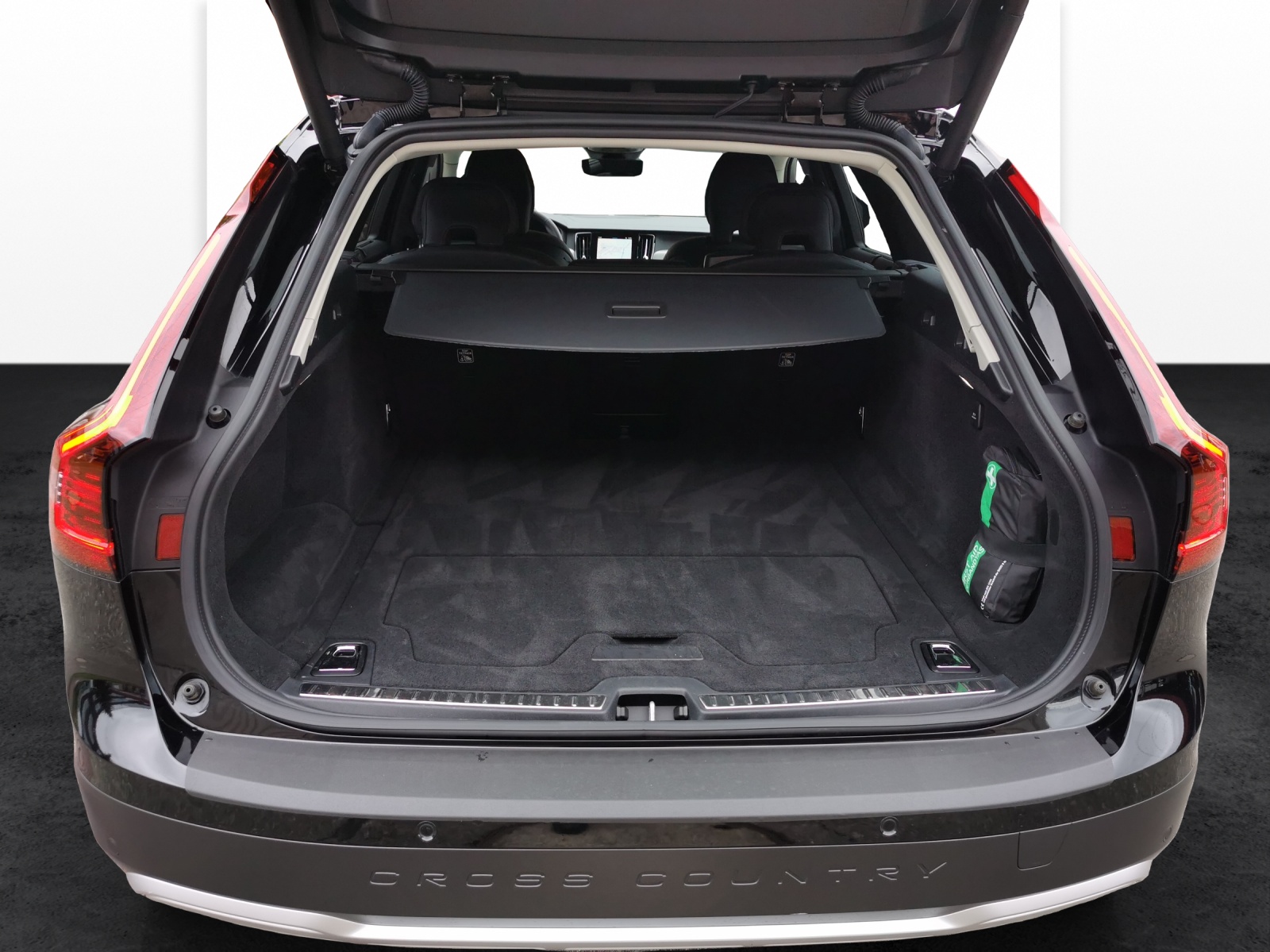 VOLVO V90 Cross Country 2.0 B5 Plus AWD-image-14