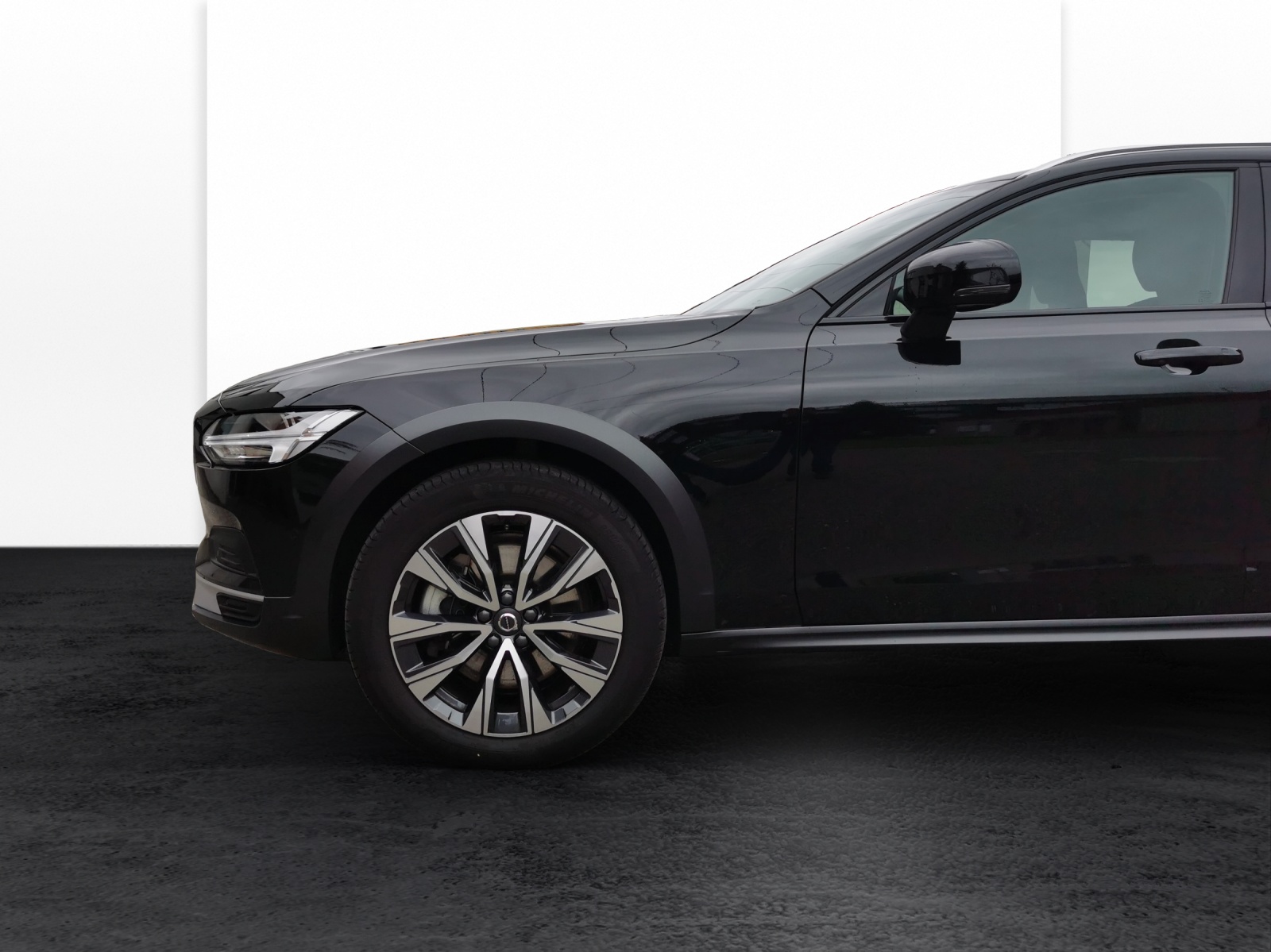 VOLVO V90 Cross Country 2.0 B5 Plus AWD-image-15