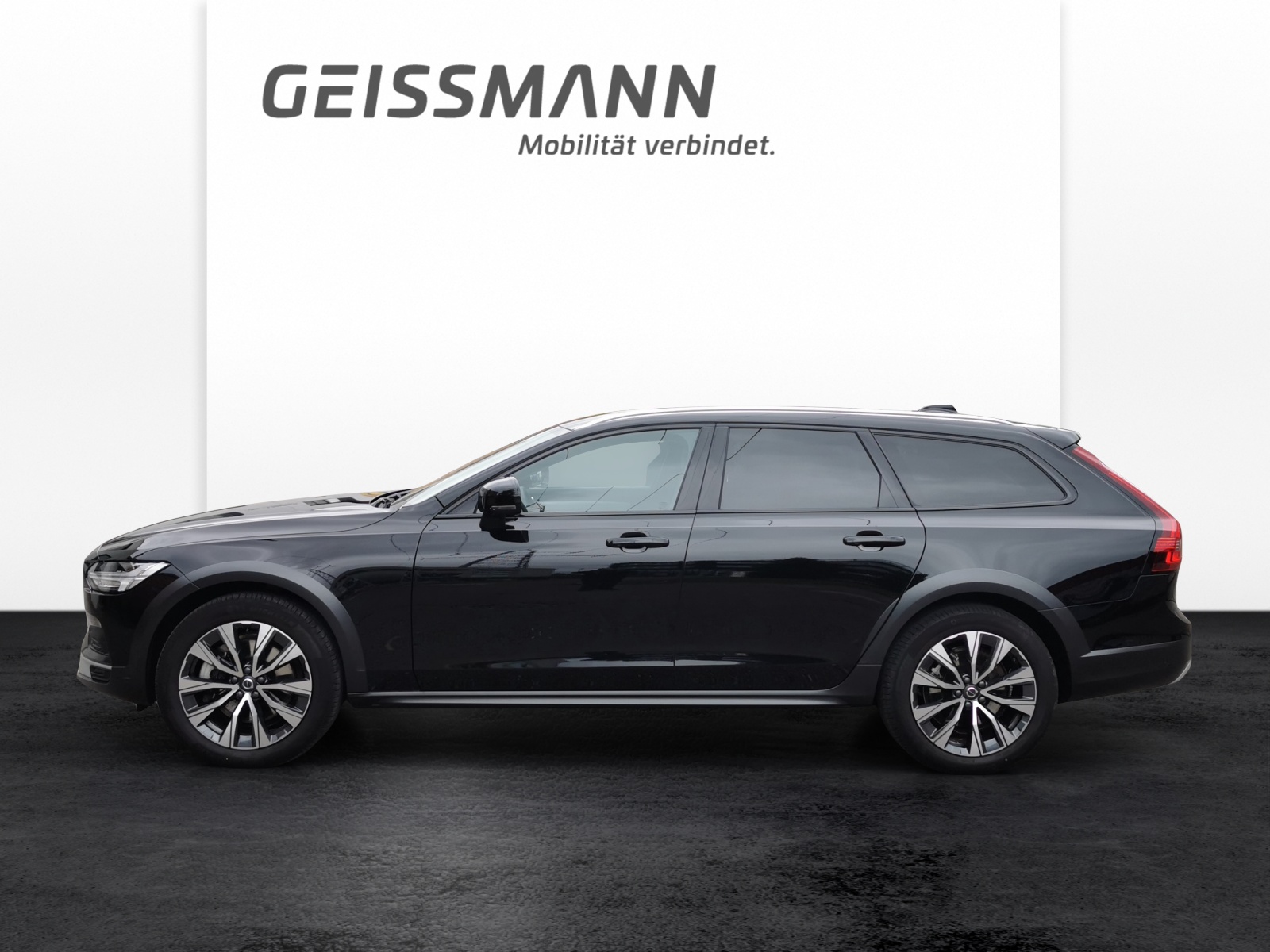 VOLVO V90 Cross Country 2.0 B5 Plus AWD-showroom-element-3