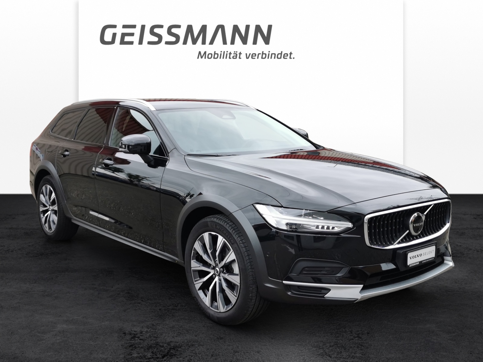 VOLVO V90 Cross Country 2.0 B5 Plus AWD-showroom-element-1