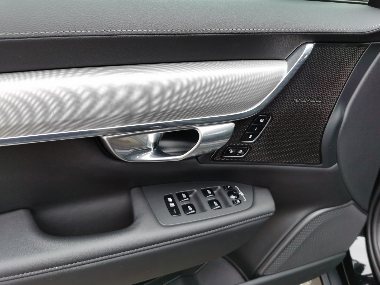 VOLVO V90 Cross Country 2.0 B5 Plus AWD-image-13