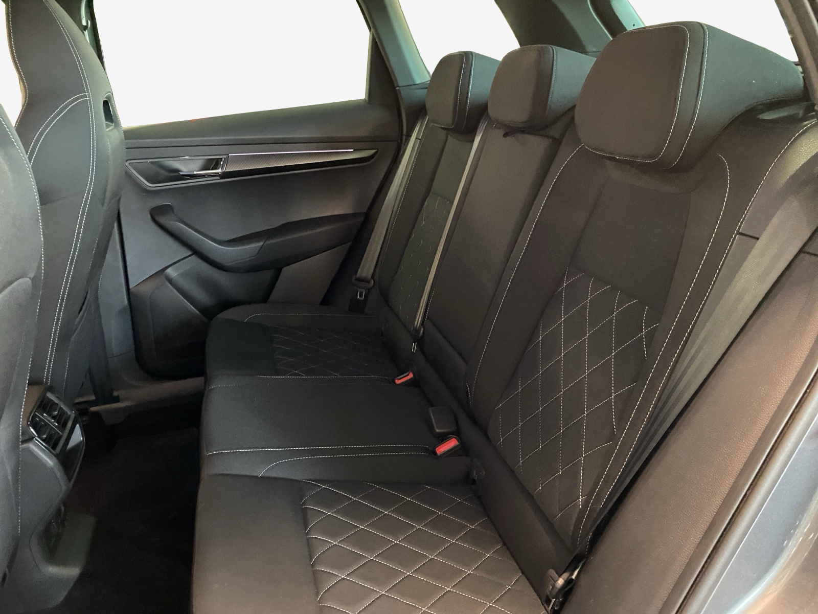 SKODA Karoq 2.0 TSI SportLine 4x4 DSG-image-11
