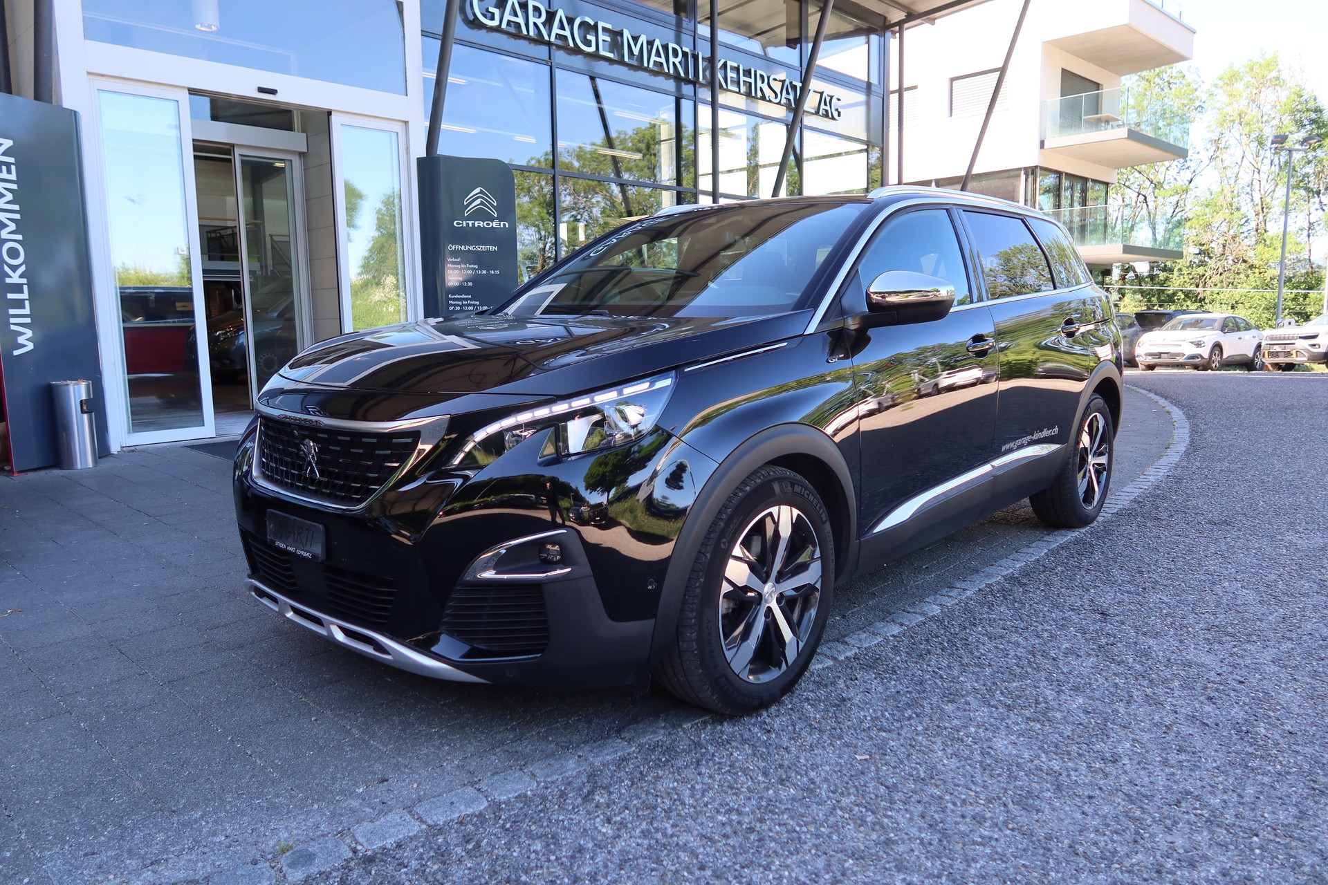 PEUGEOT 5008 2.0 BlueHDi GT-image-1