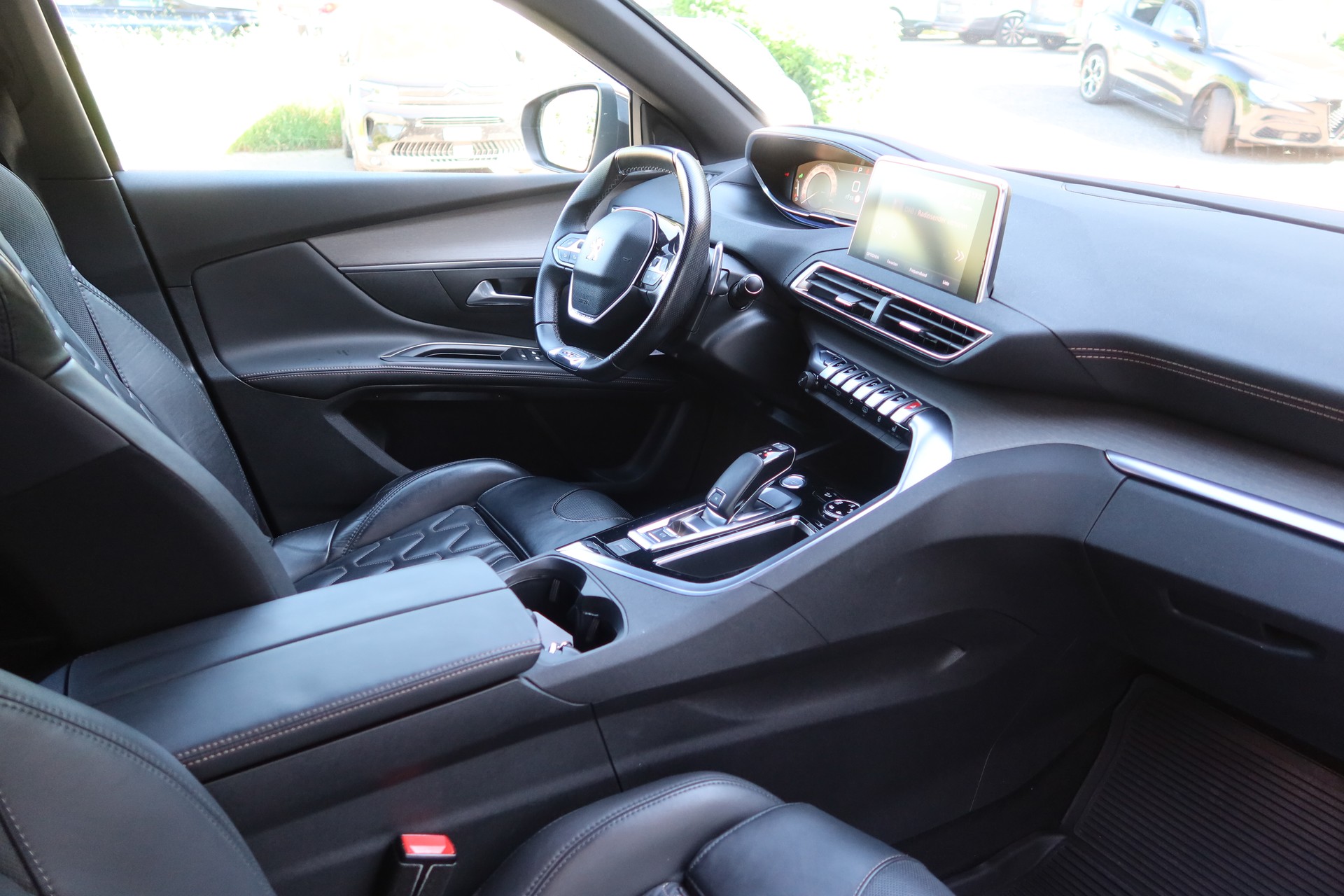 PEUGEOT 5008 2.0 BlueHDi GT-image-8