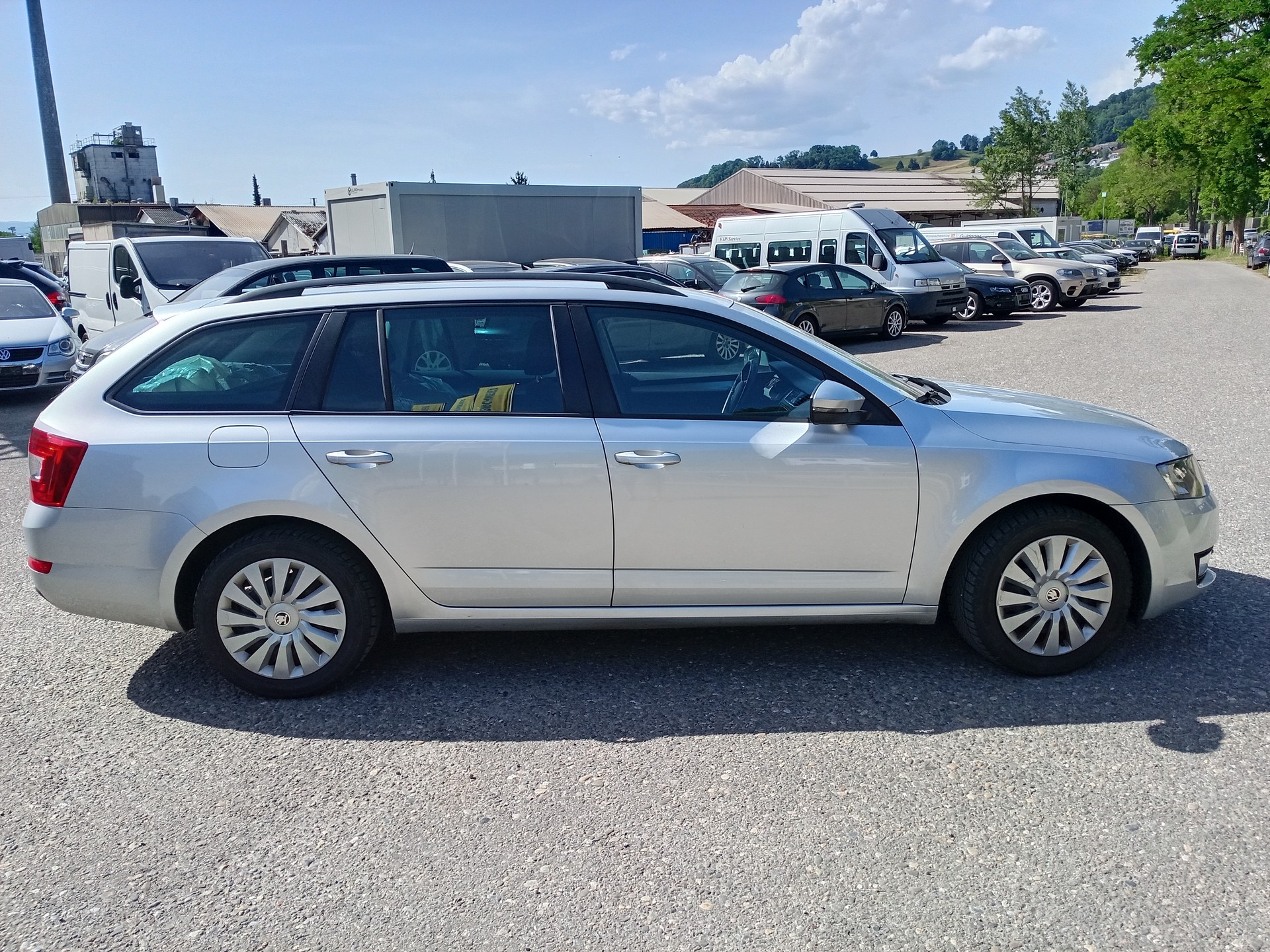 SKODA Octavia Combi 1.6 TDI Fresh DSG-image-4