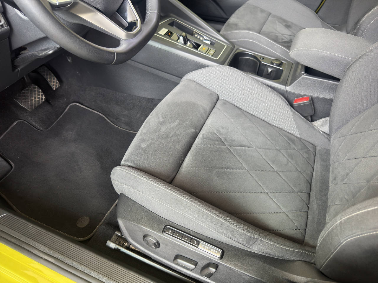 VW Golf 8 (VIII) 1.4 TSI PHEV Style DSG-Automat-image-15
