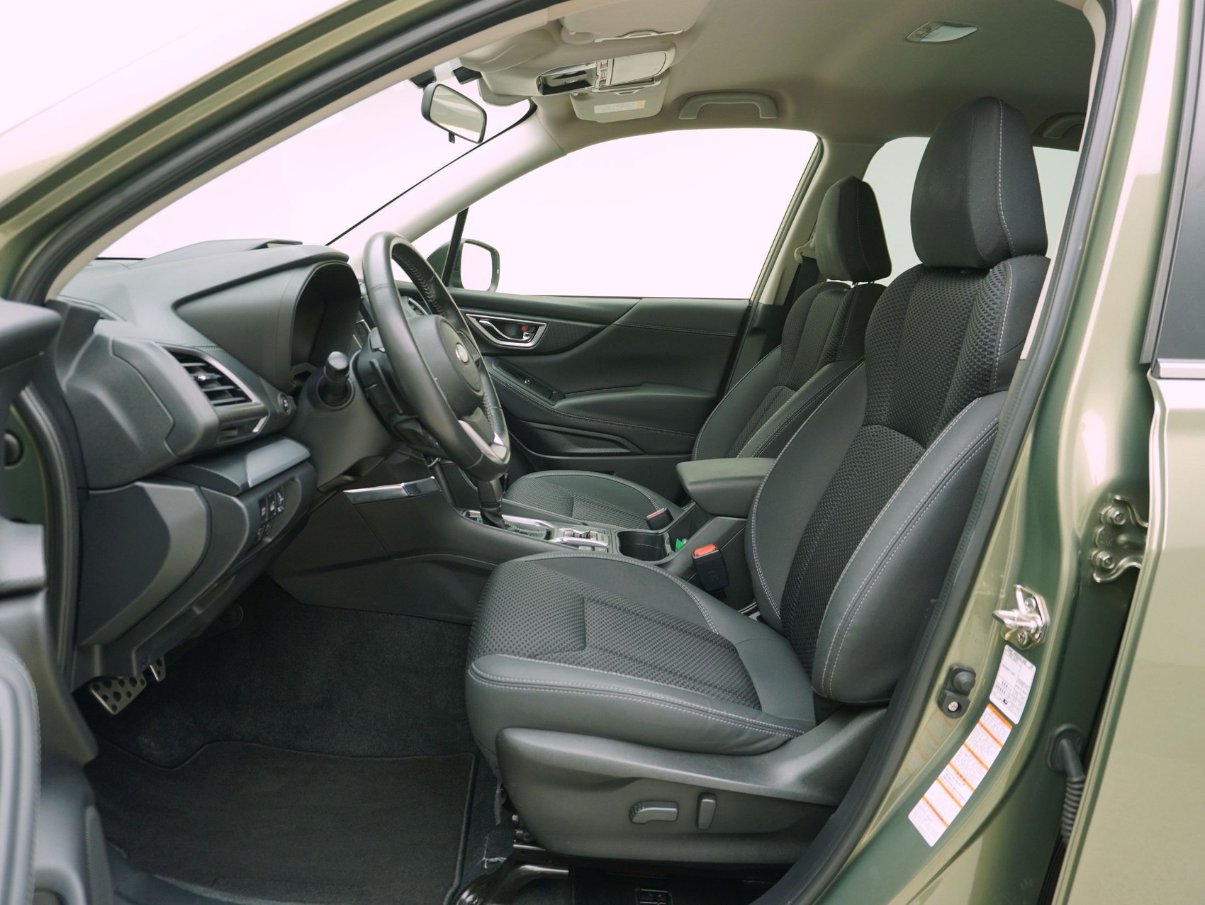 SUBARU Forester Station 2.0i e-Boxer Swiss Plus-image-8